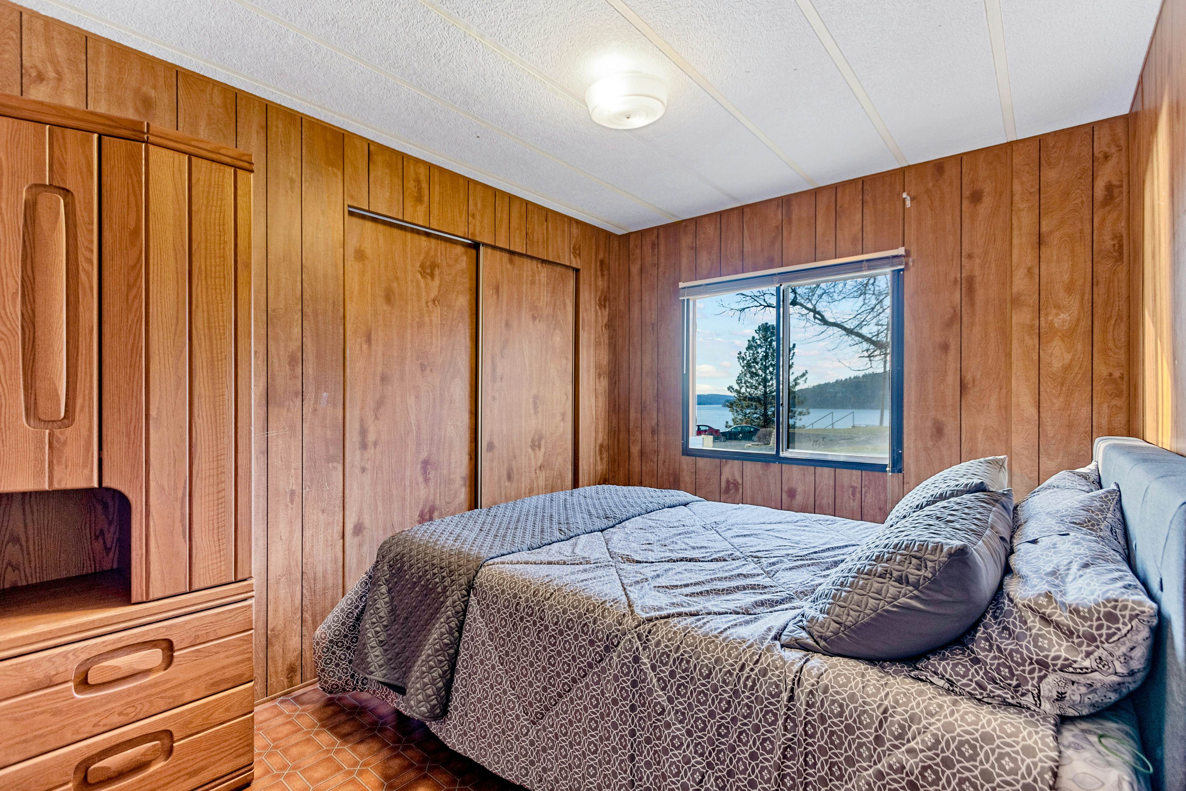 Cozy CDA Waterfront Home