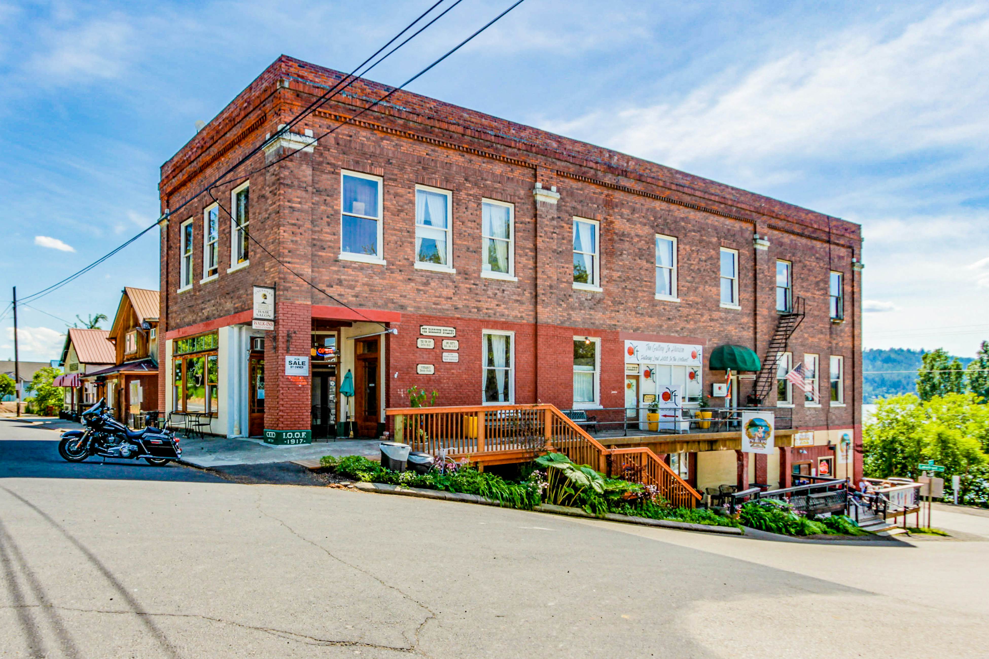 Cozy CDA Waterfront Home