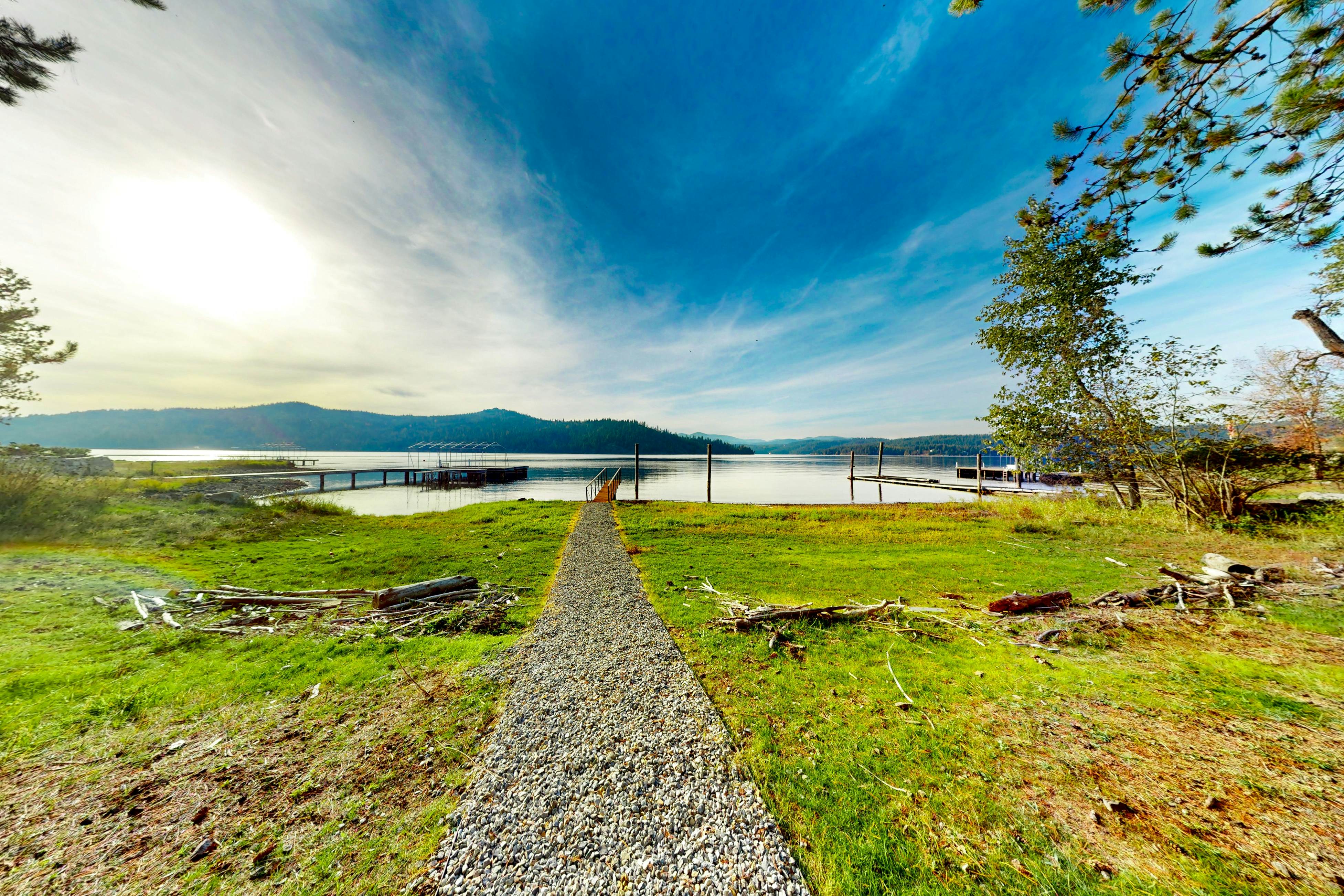 Lake Cabin With Woodstove