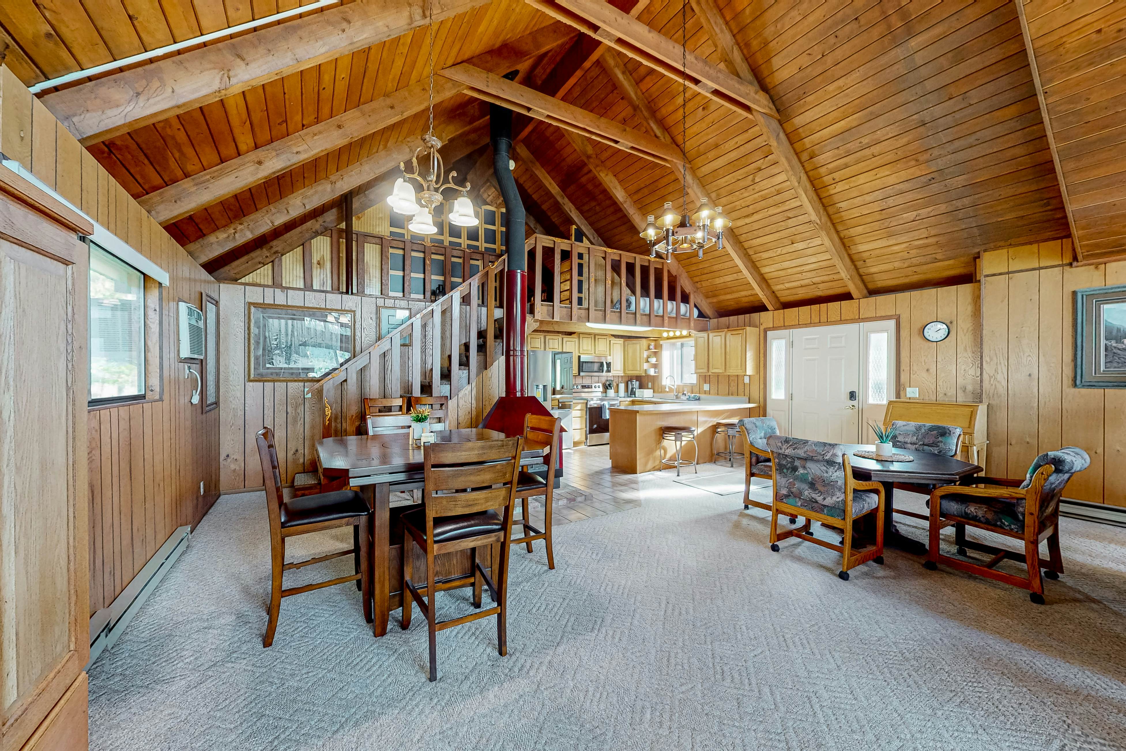 Lake Cabin With Woodstove