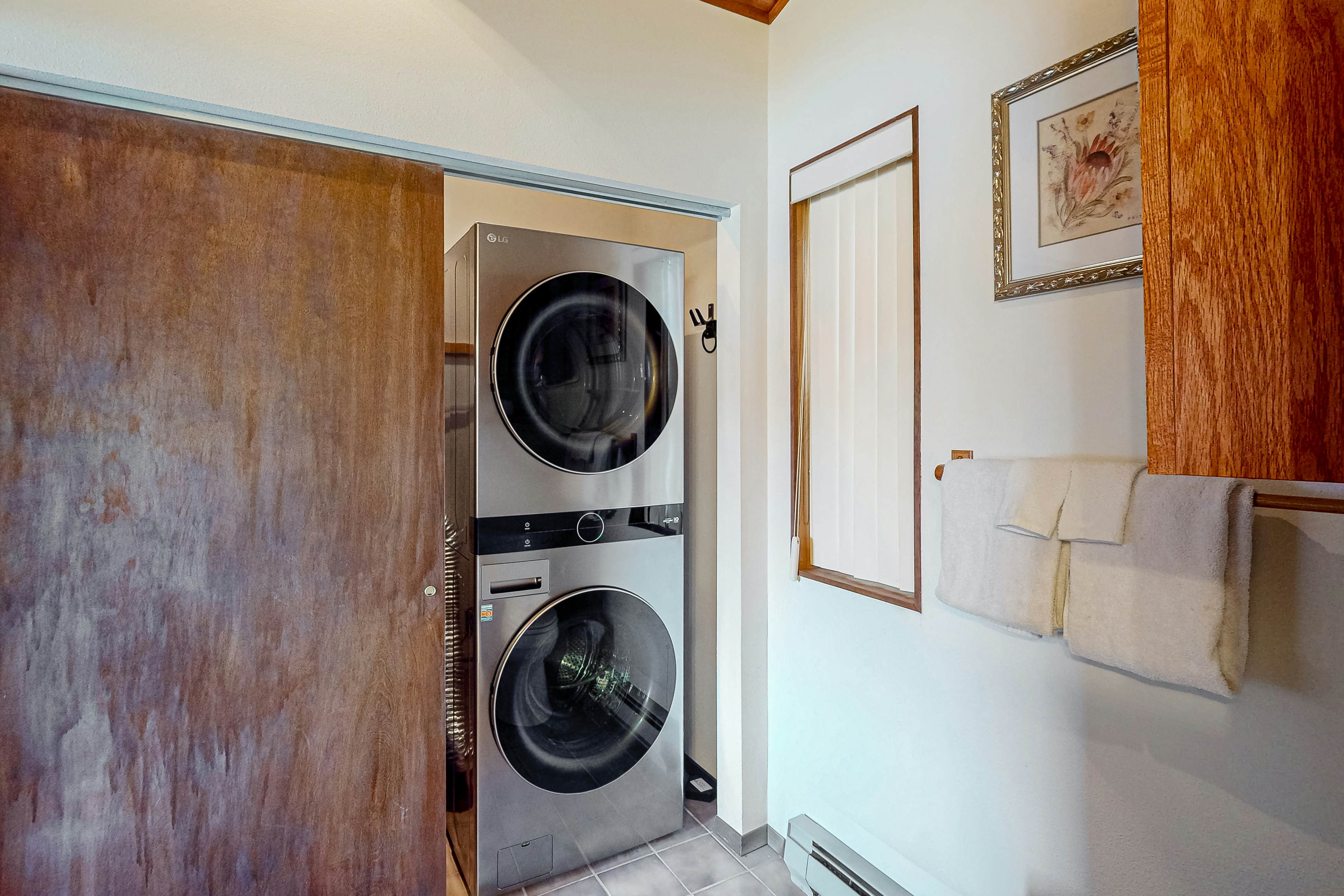 Lake Cabin With Woodstove