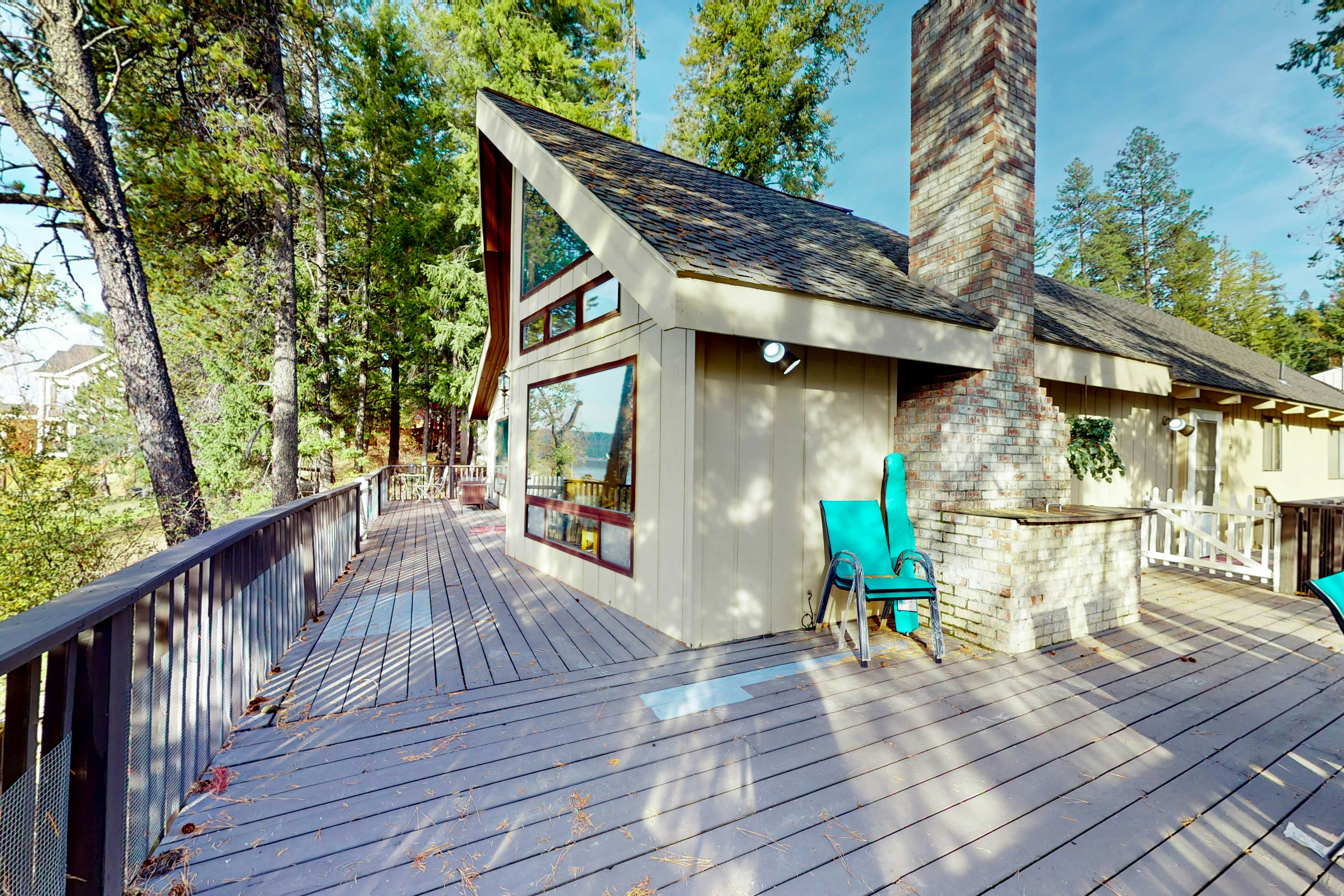 Lake Cabin With Woodstove