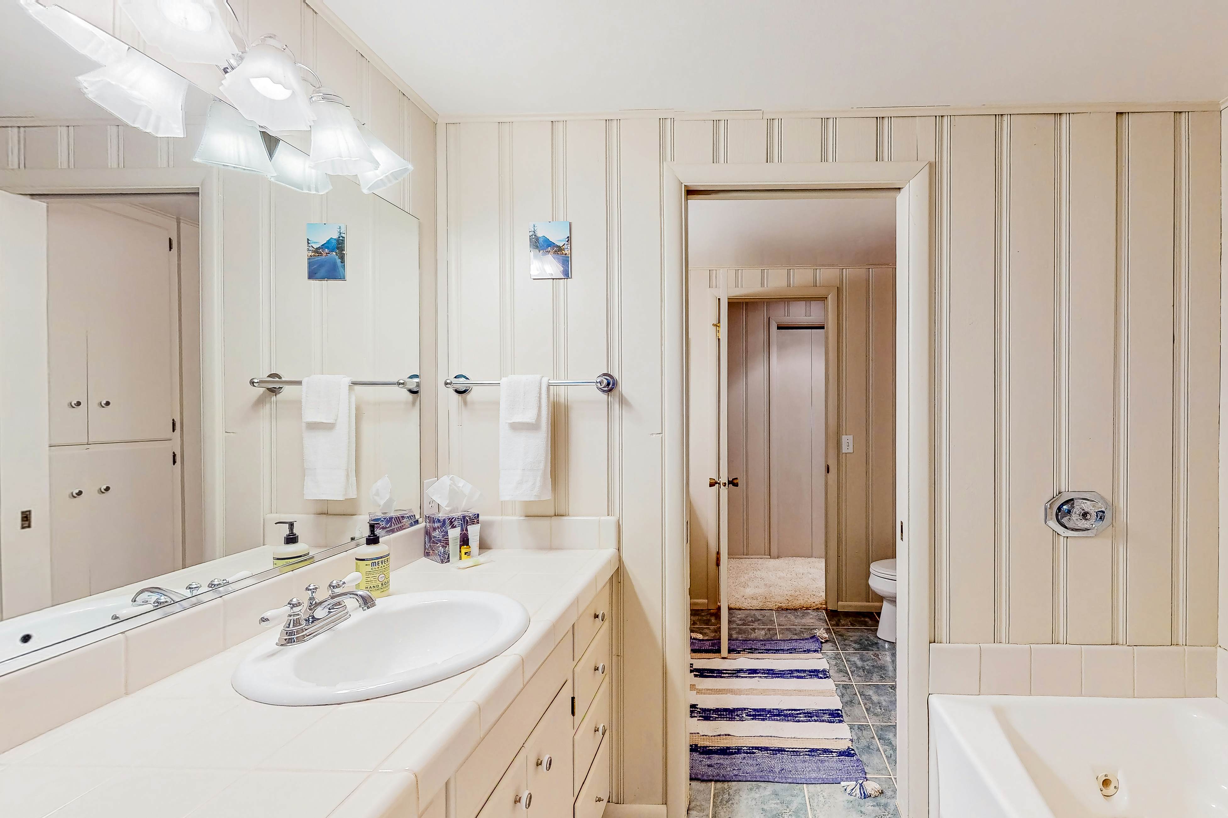 Lakeside Retreat With Dock