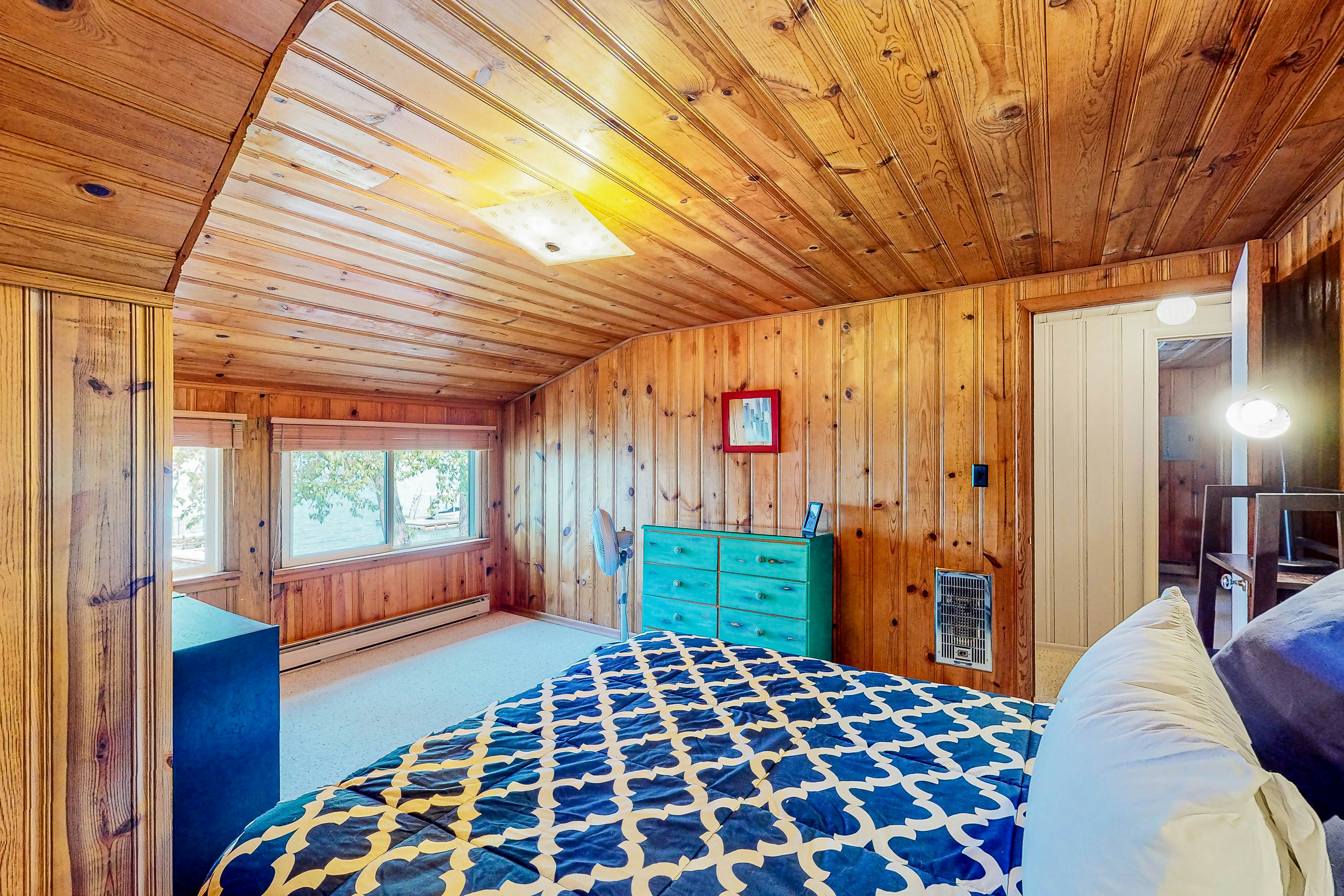 Lakeside Retreat With Dock