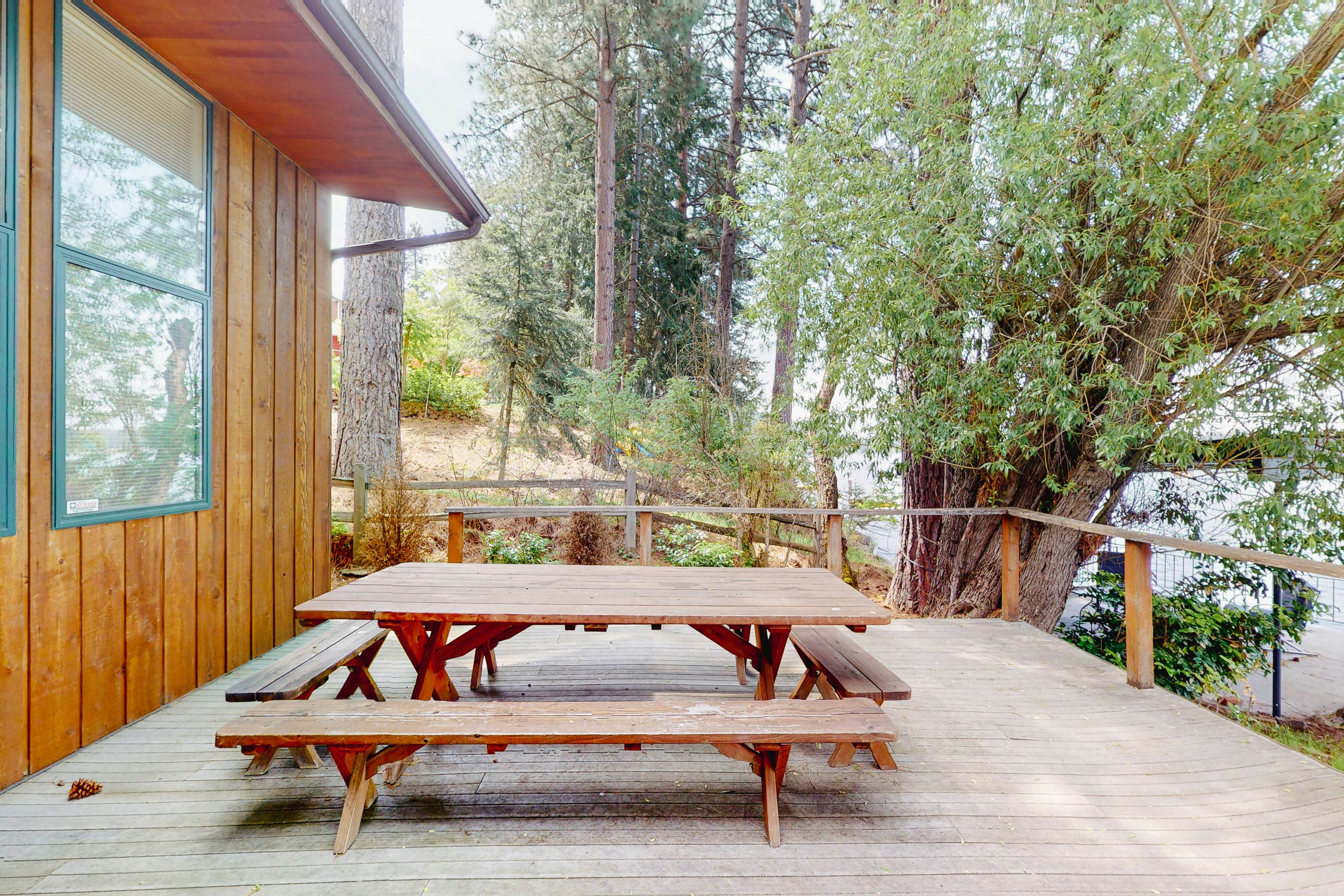 Lakeside Retreat With Dock