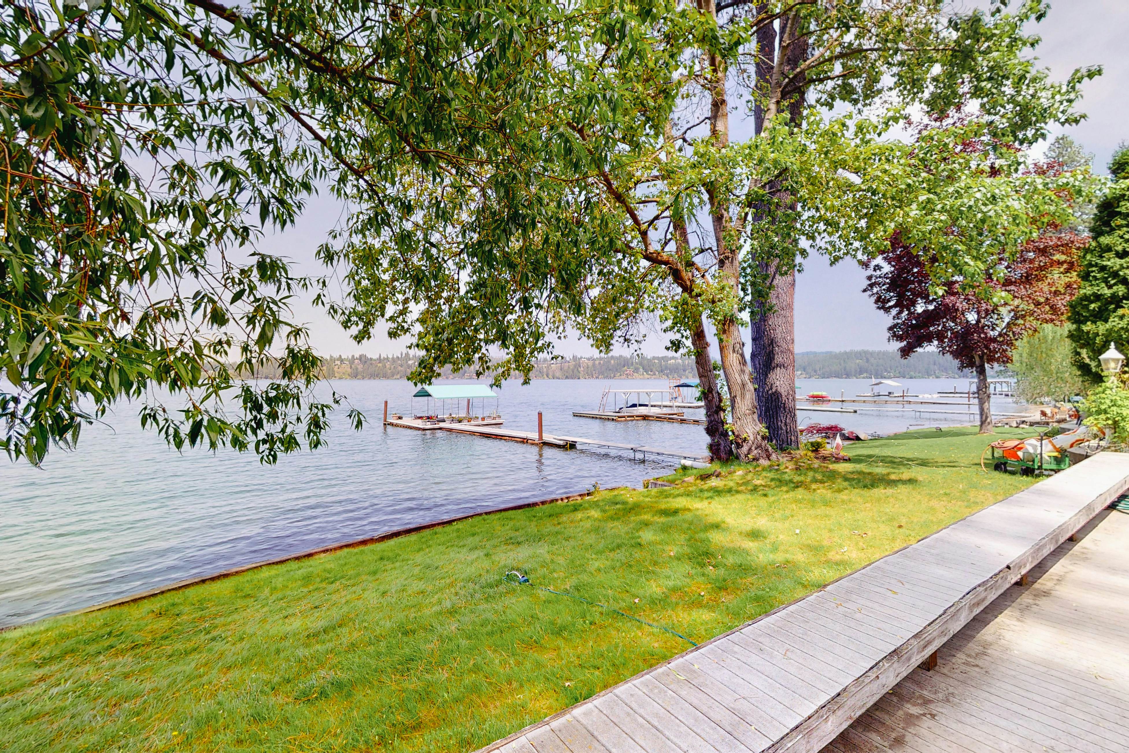 Lakeside Retreat With Dock