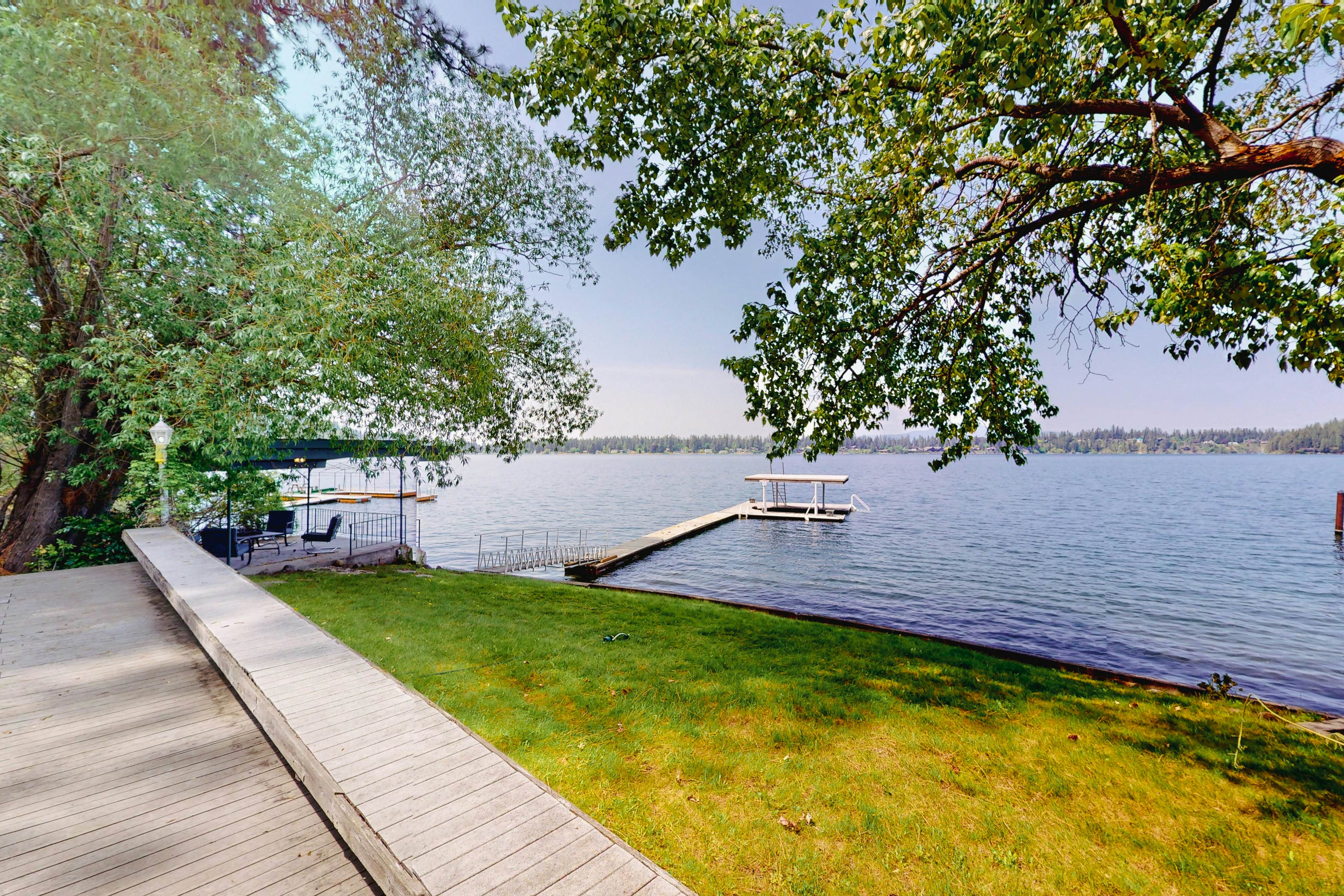 Lakeside Retreat With Dock