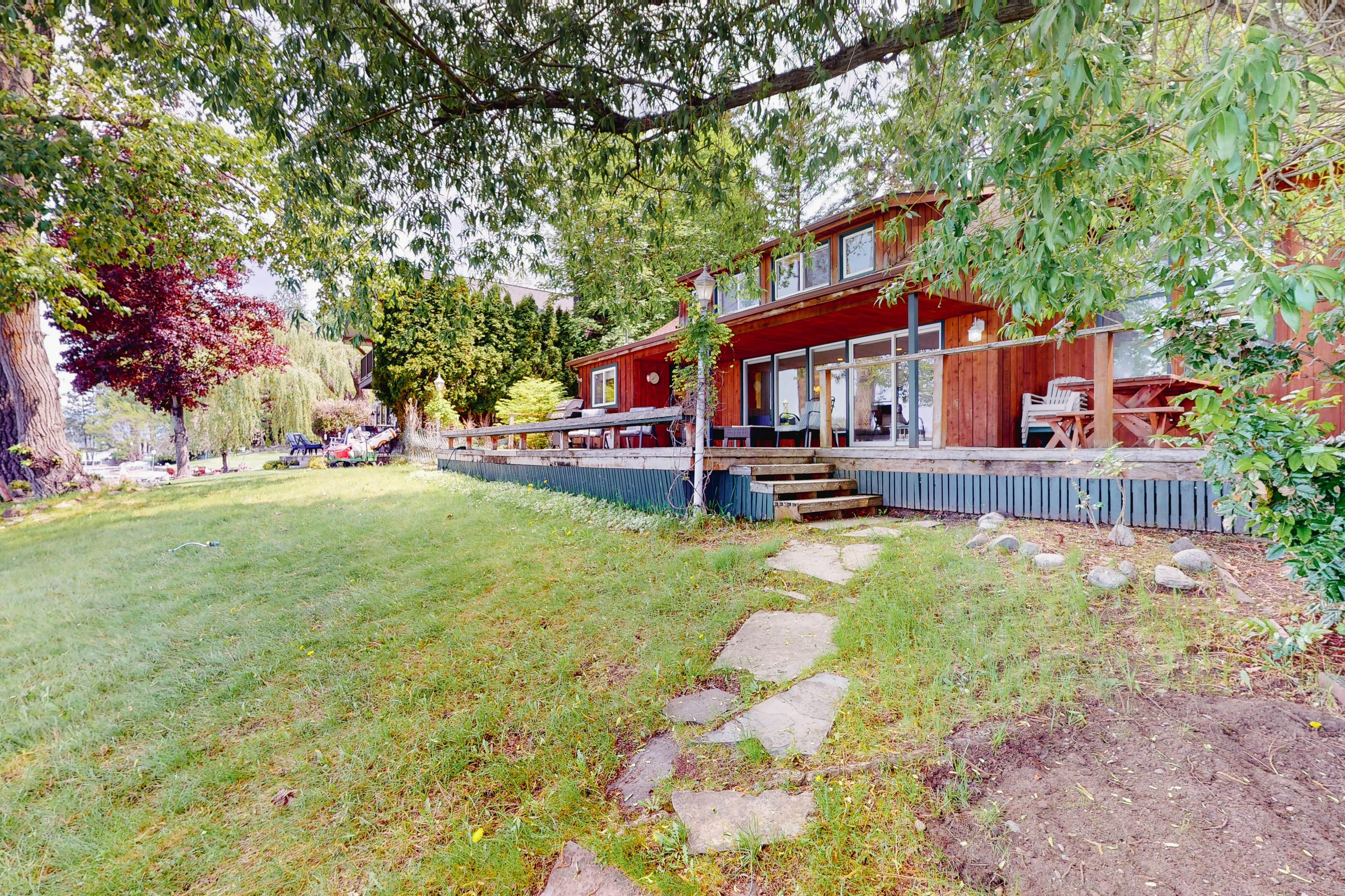 Lakeside Retreat With Dock