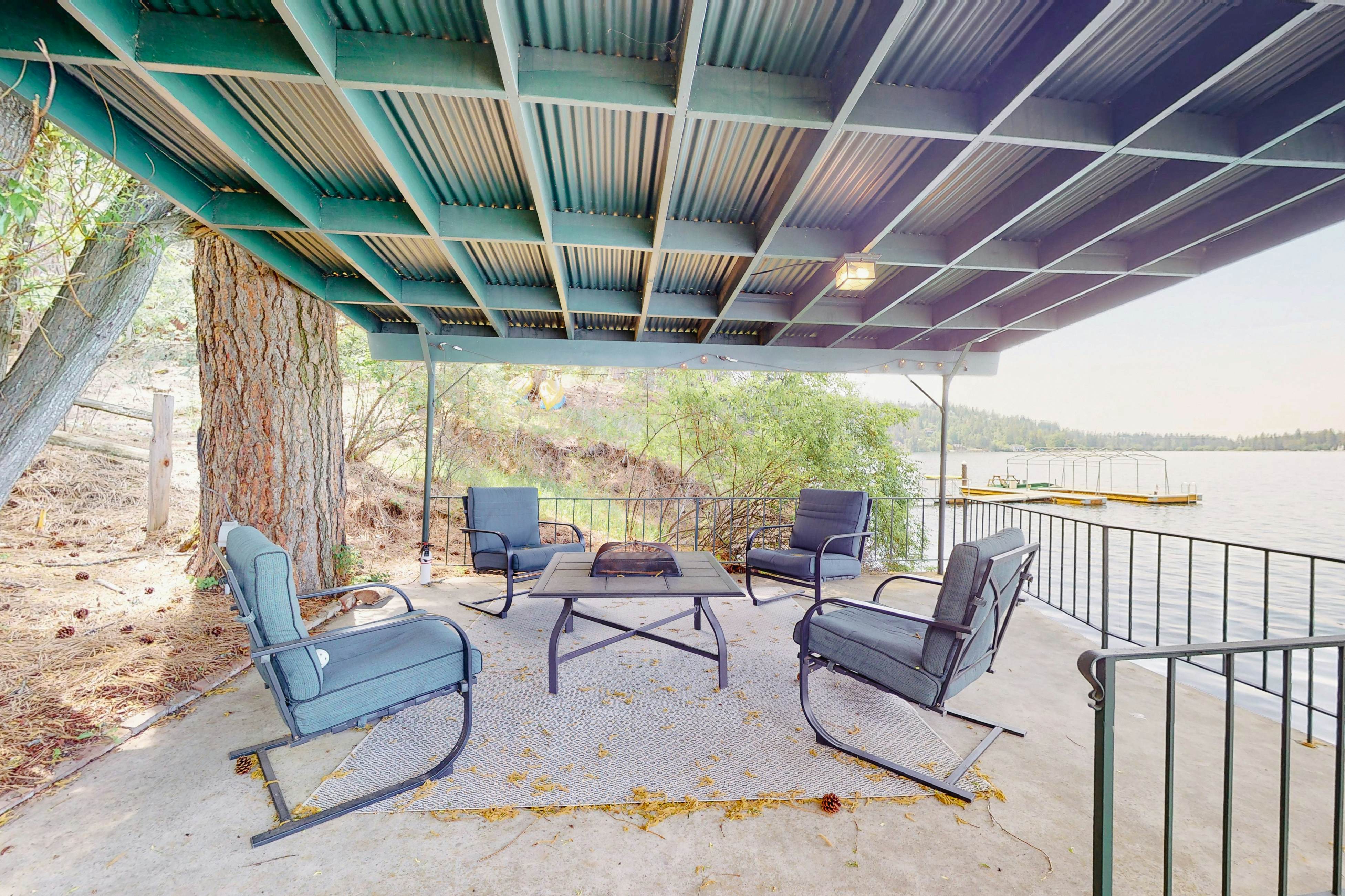 Lakeside Retreat With Dock