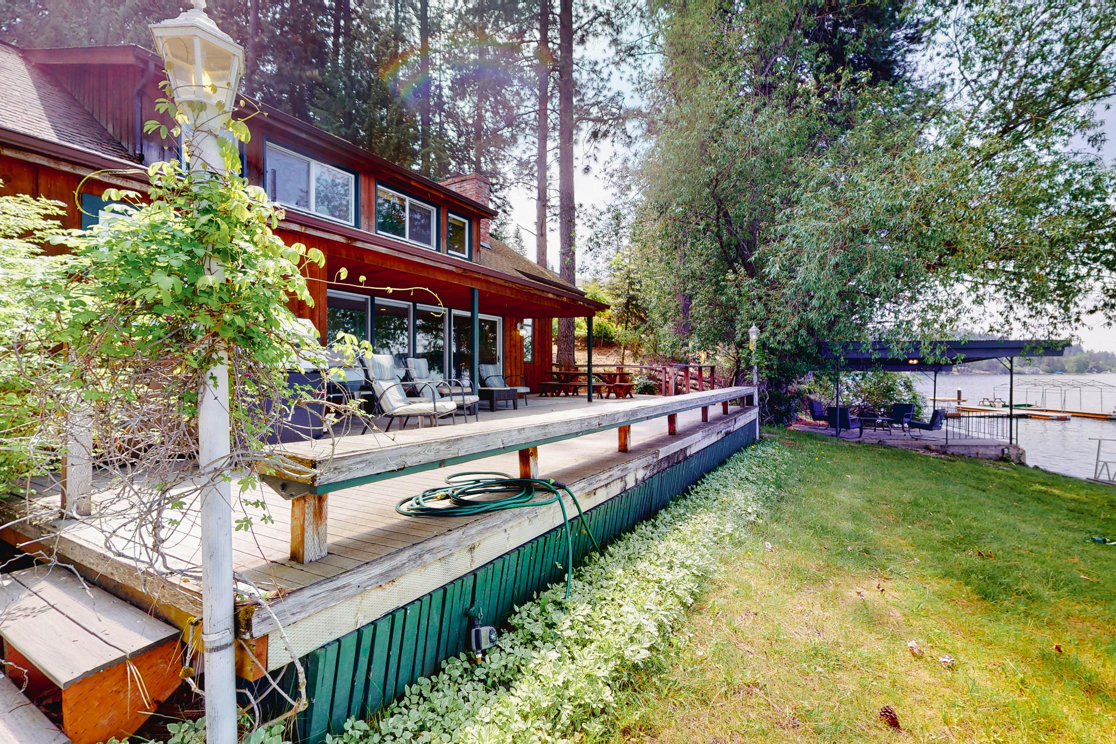 Lakeside Retreat With Dock