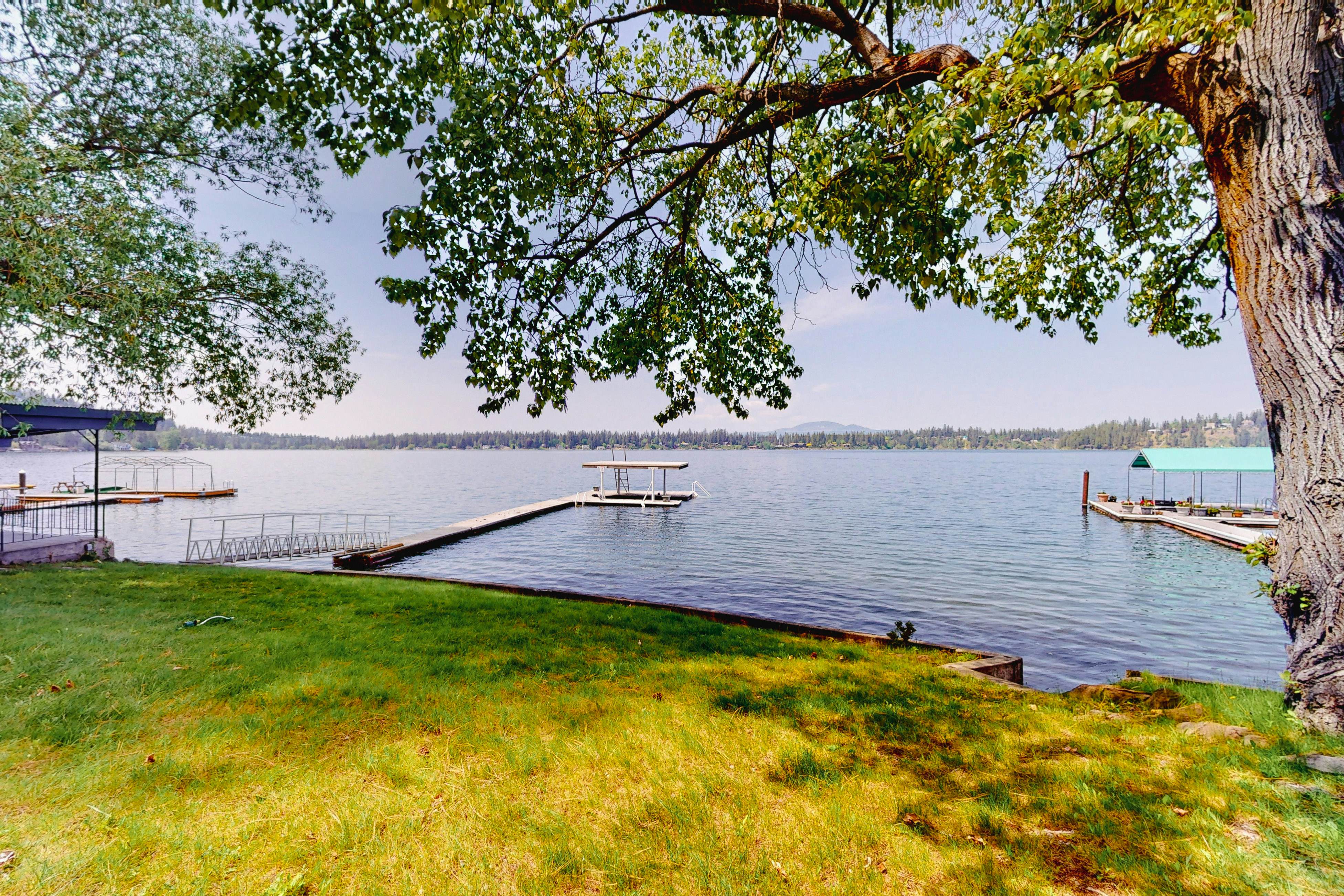 Lakeside Retreat With Dock