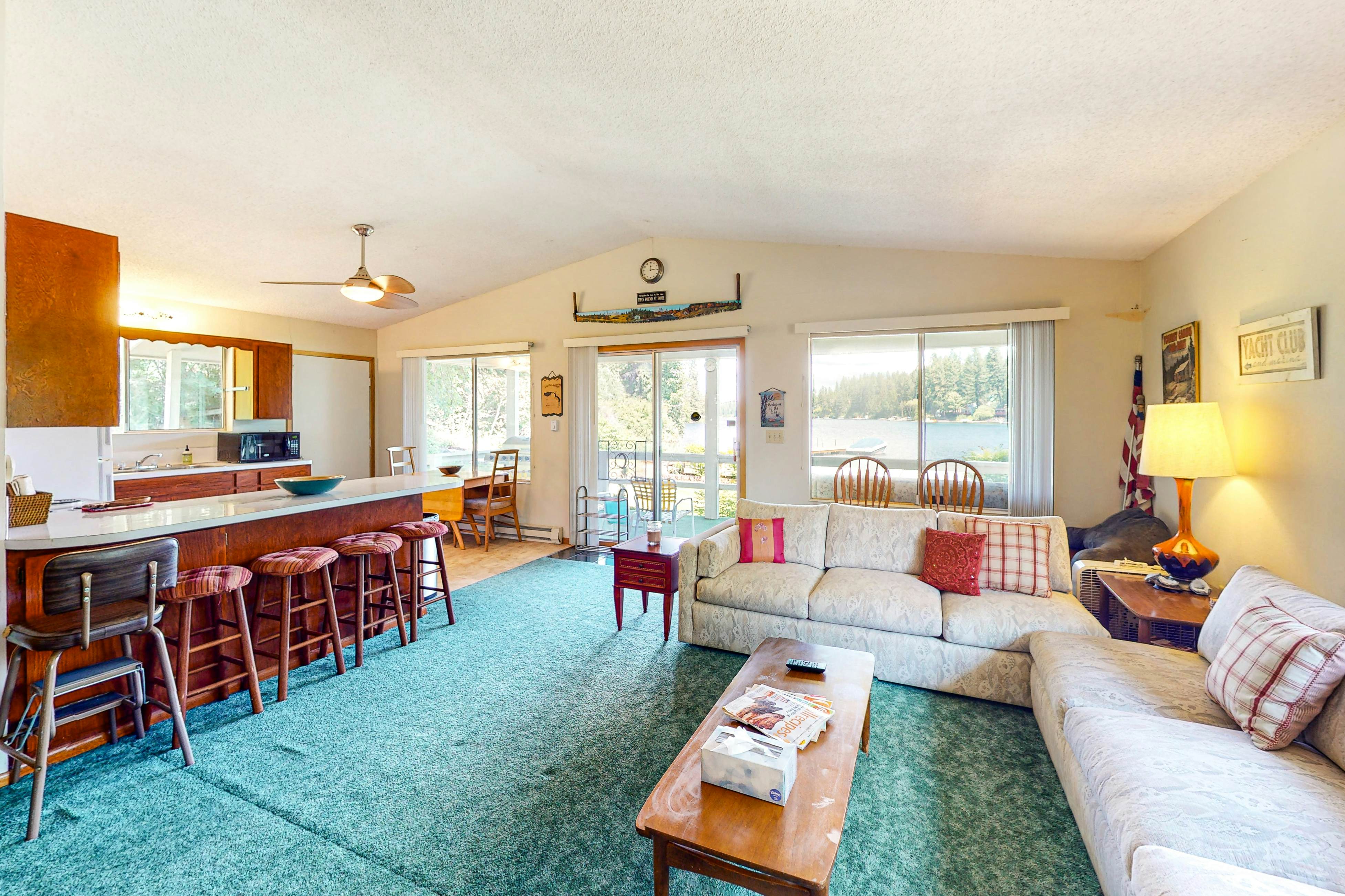 Lakefront Home With Big Yard