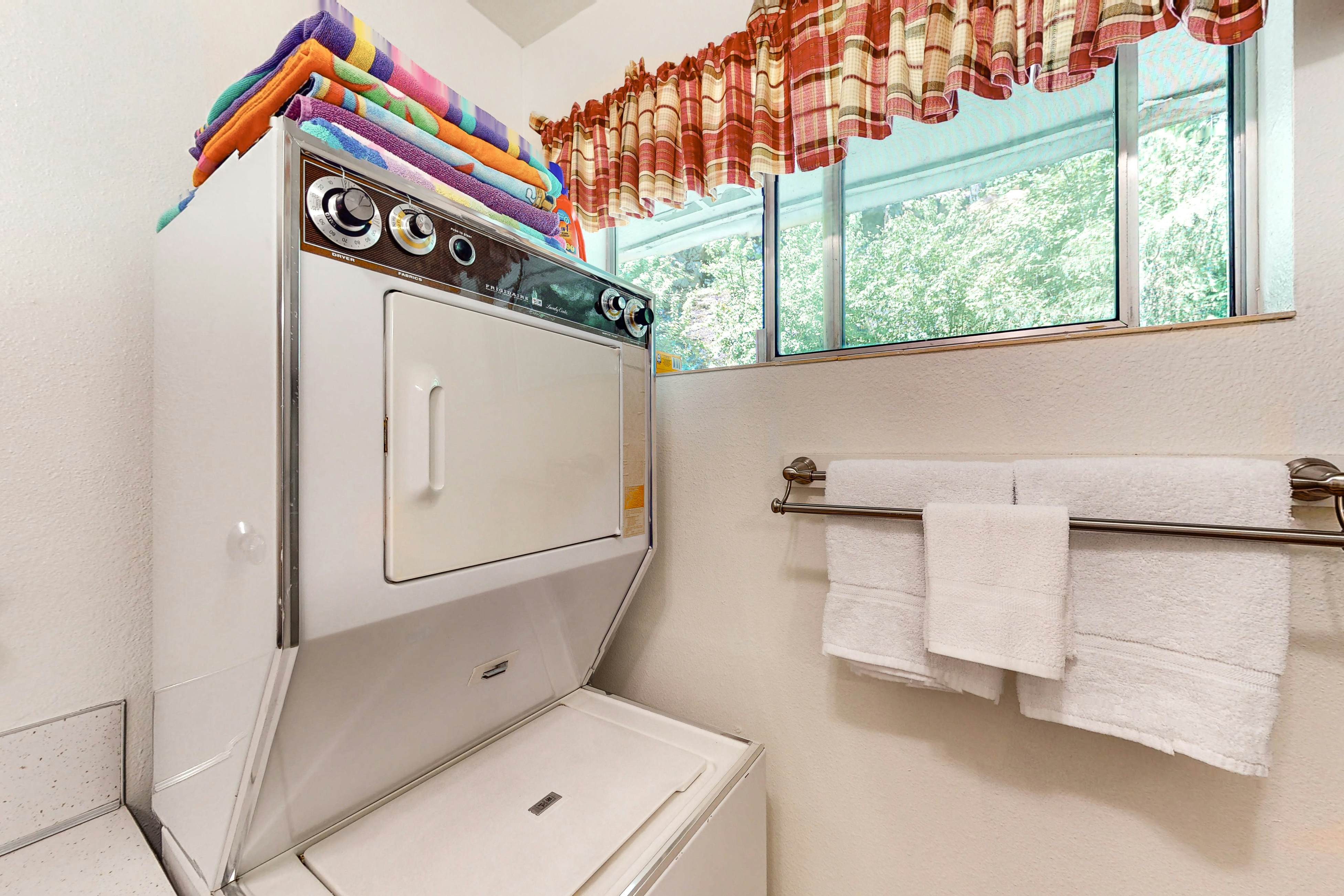 Lakefront Home With Big Yard