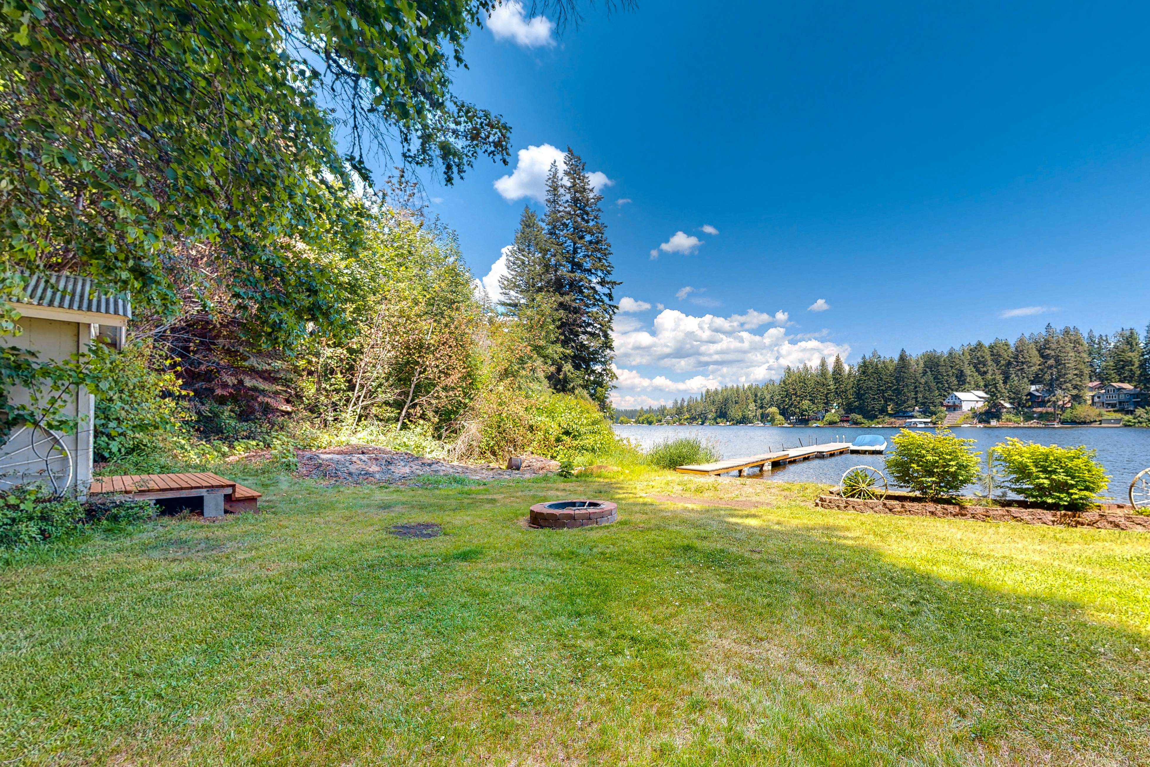 Lakefront Home With Big Yard