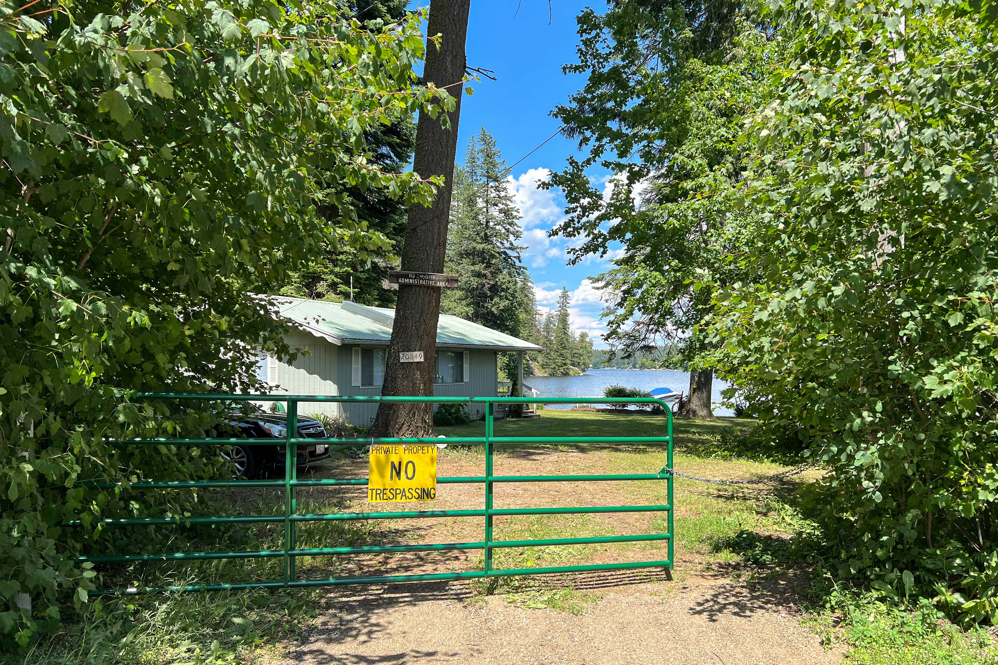 Lakefront Home With Big Yard