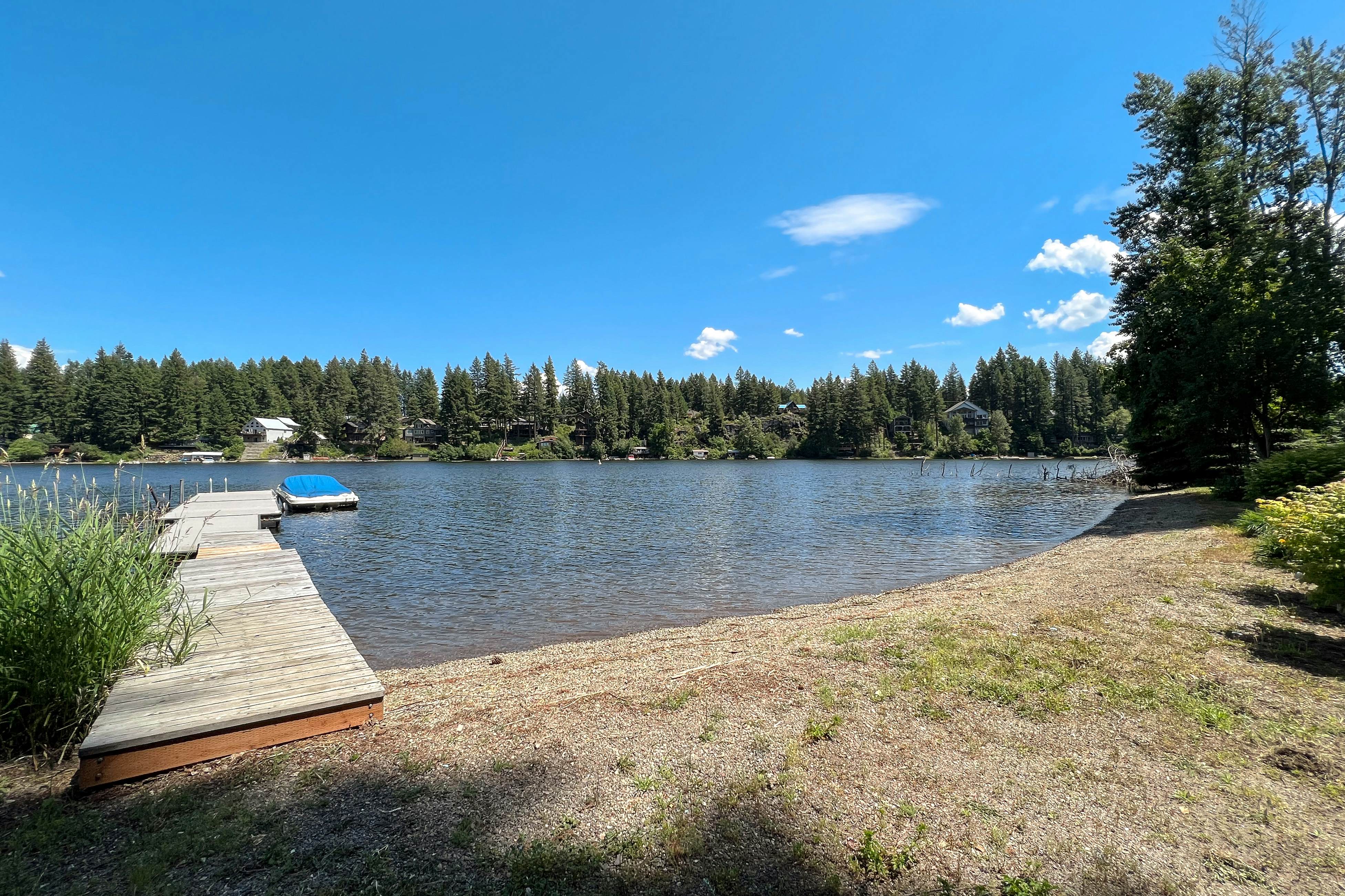 Lakefront Home With Big Yard