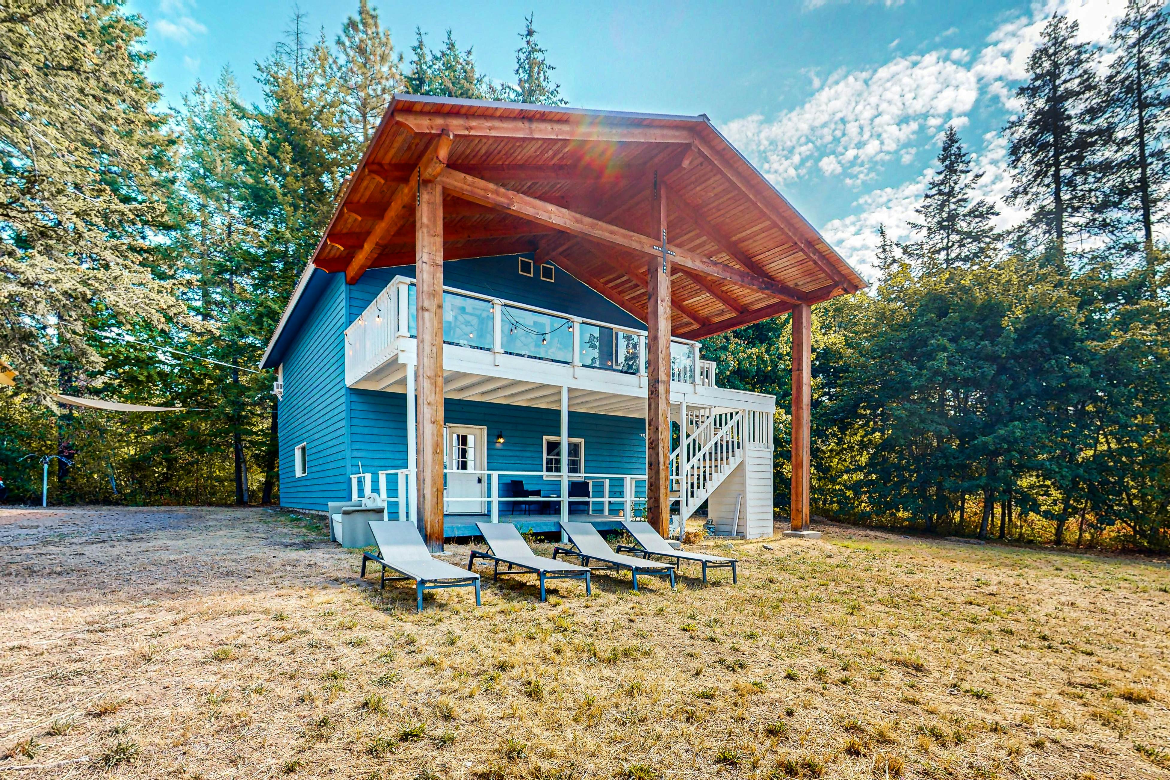 Spirit Lake Waterfront Cabin