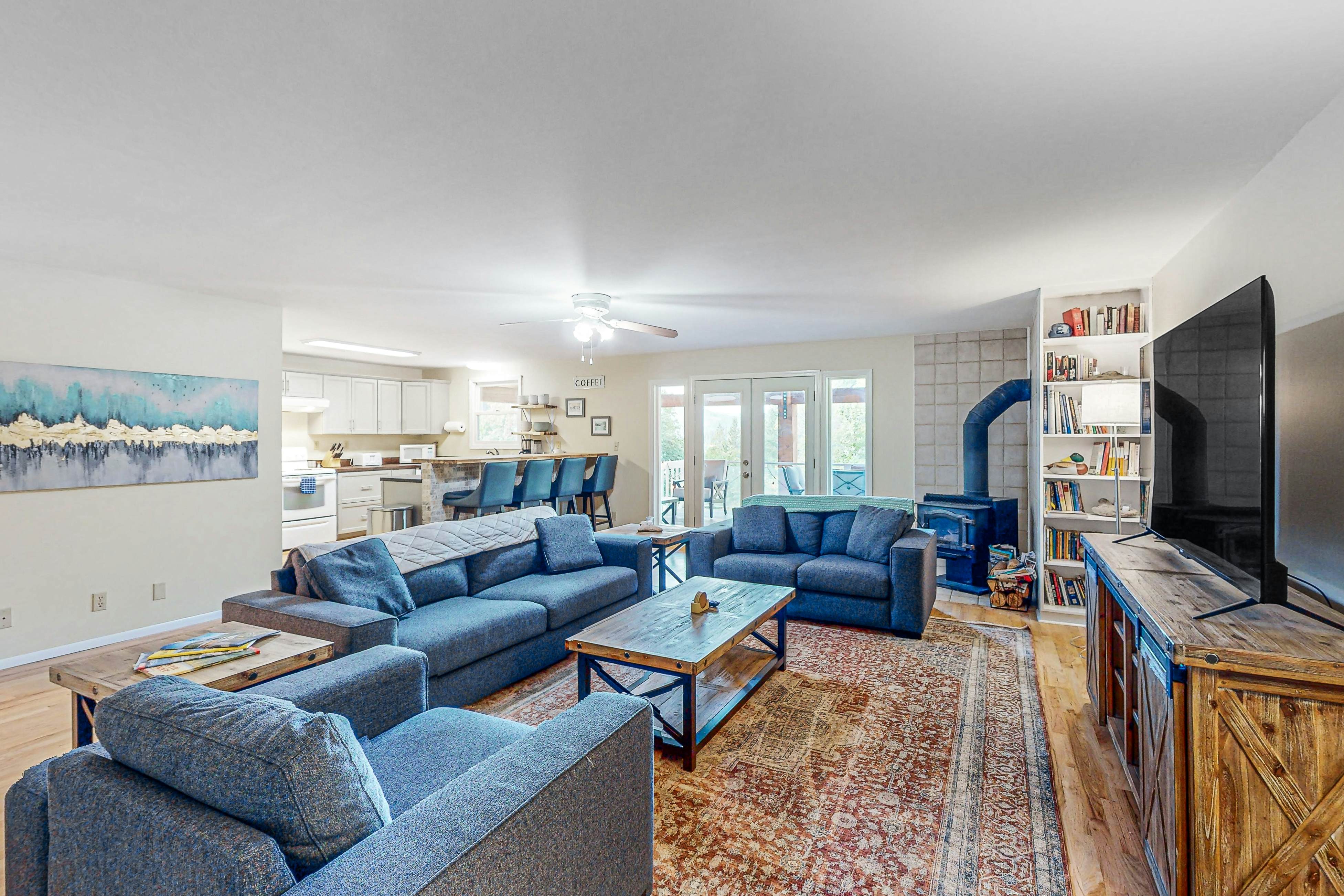 Spirit Lake Waterfront Cabin