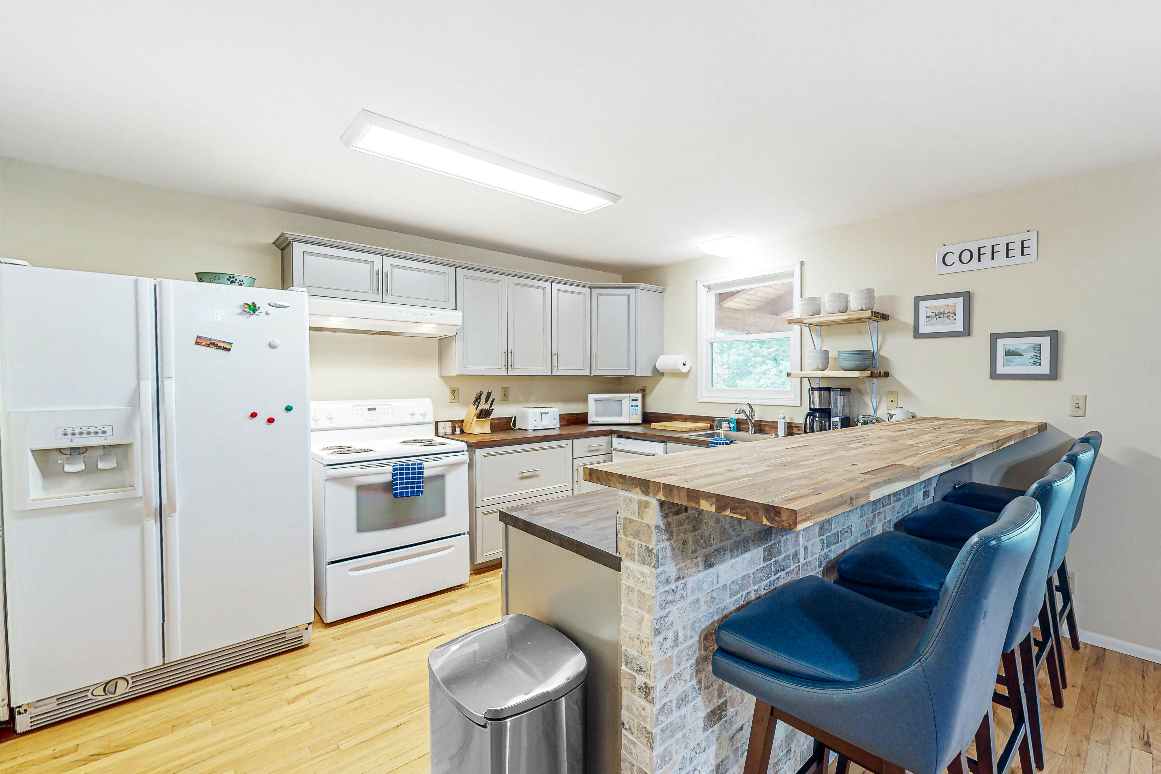 Spirit Lake Waterfront Cabin