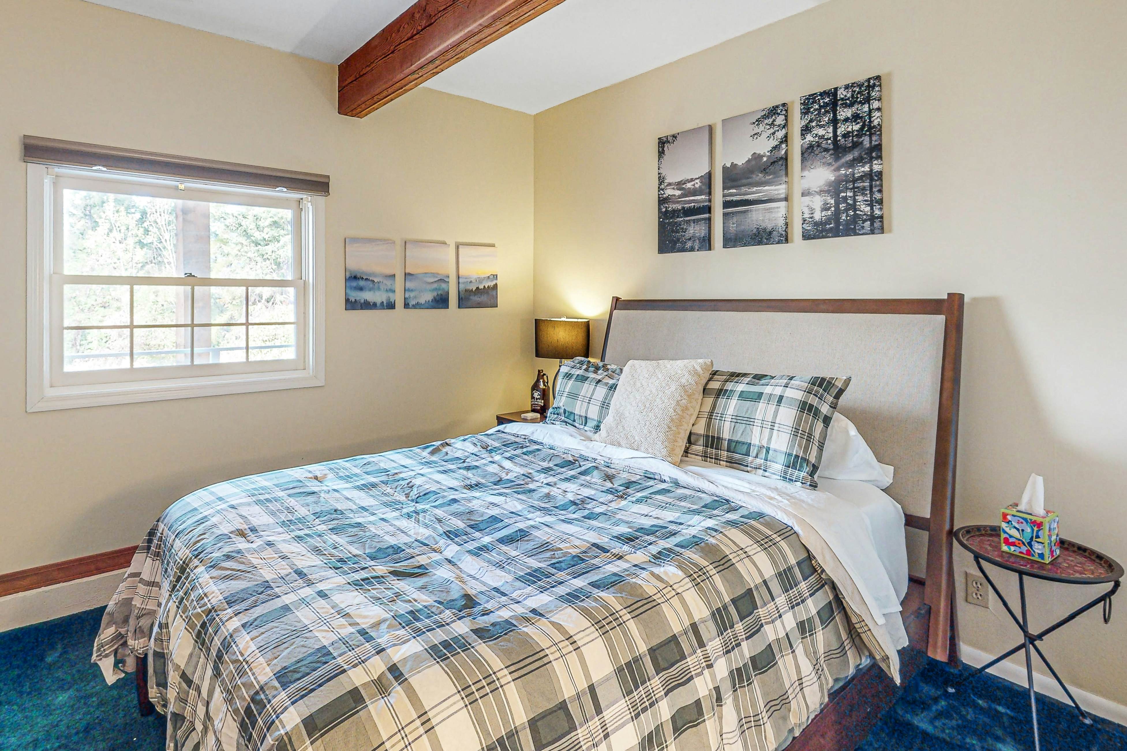 Spirit Lake Waterfront Cabin