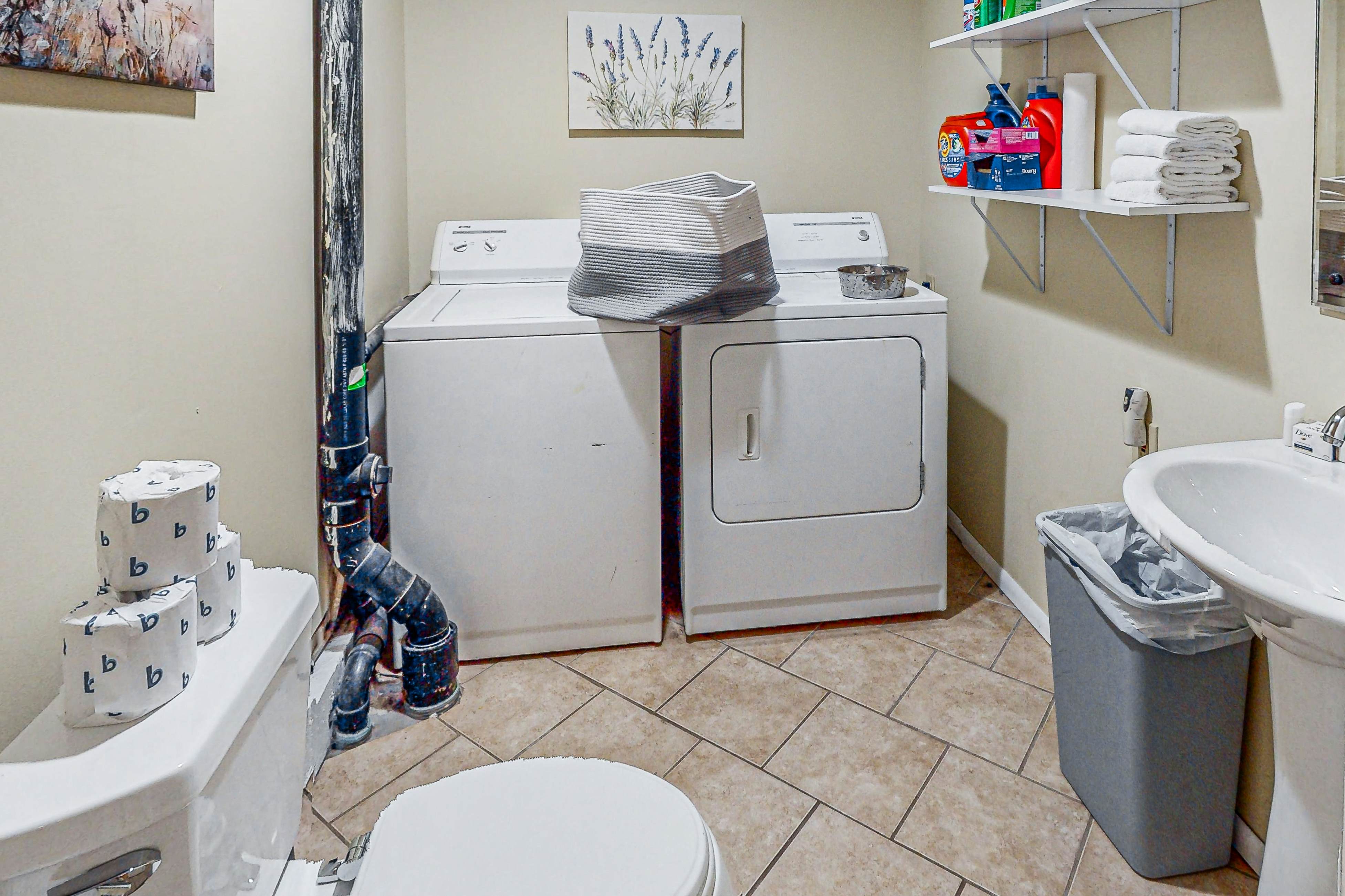 Spirit Lake Waterfront Cabin