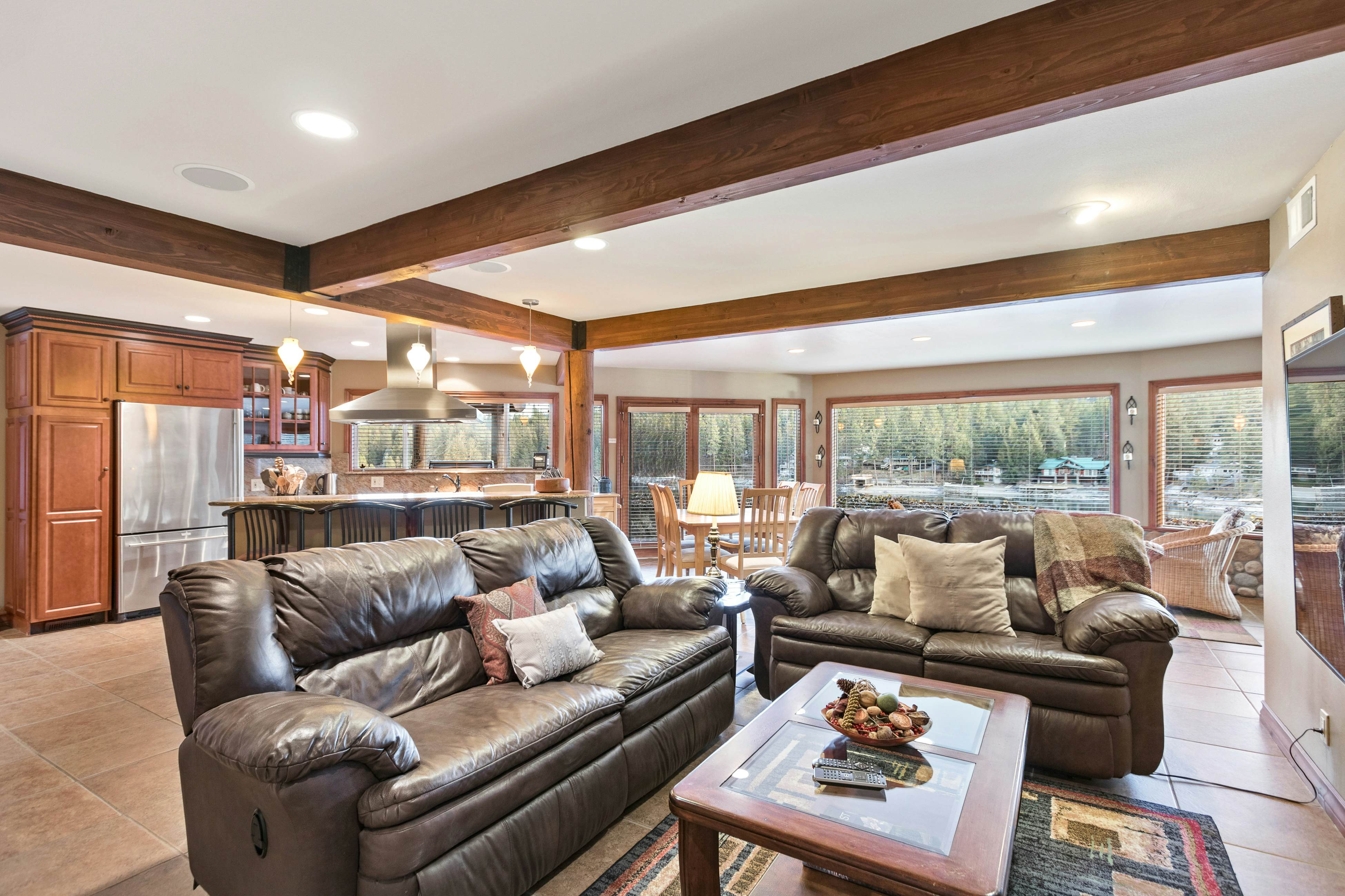 Estate w/ Hot Tub & Dock