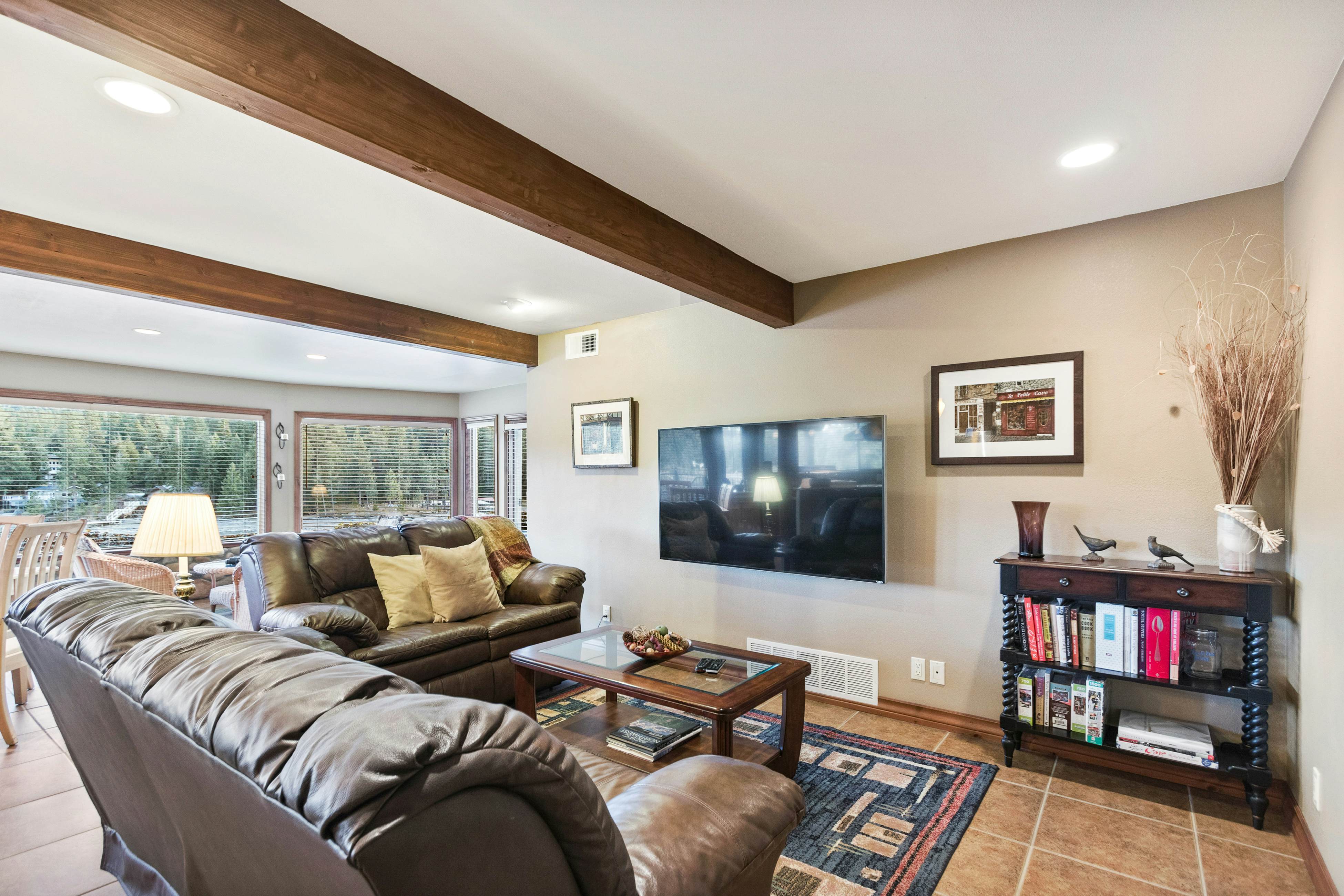 Estate w/ Hot Tub & Dock