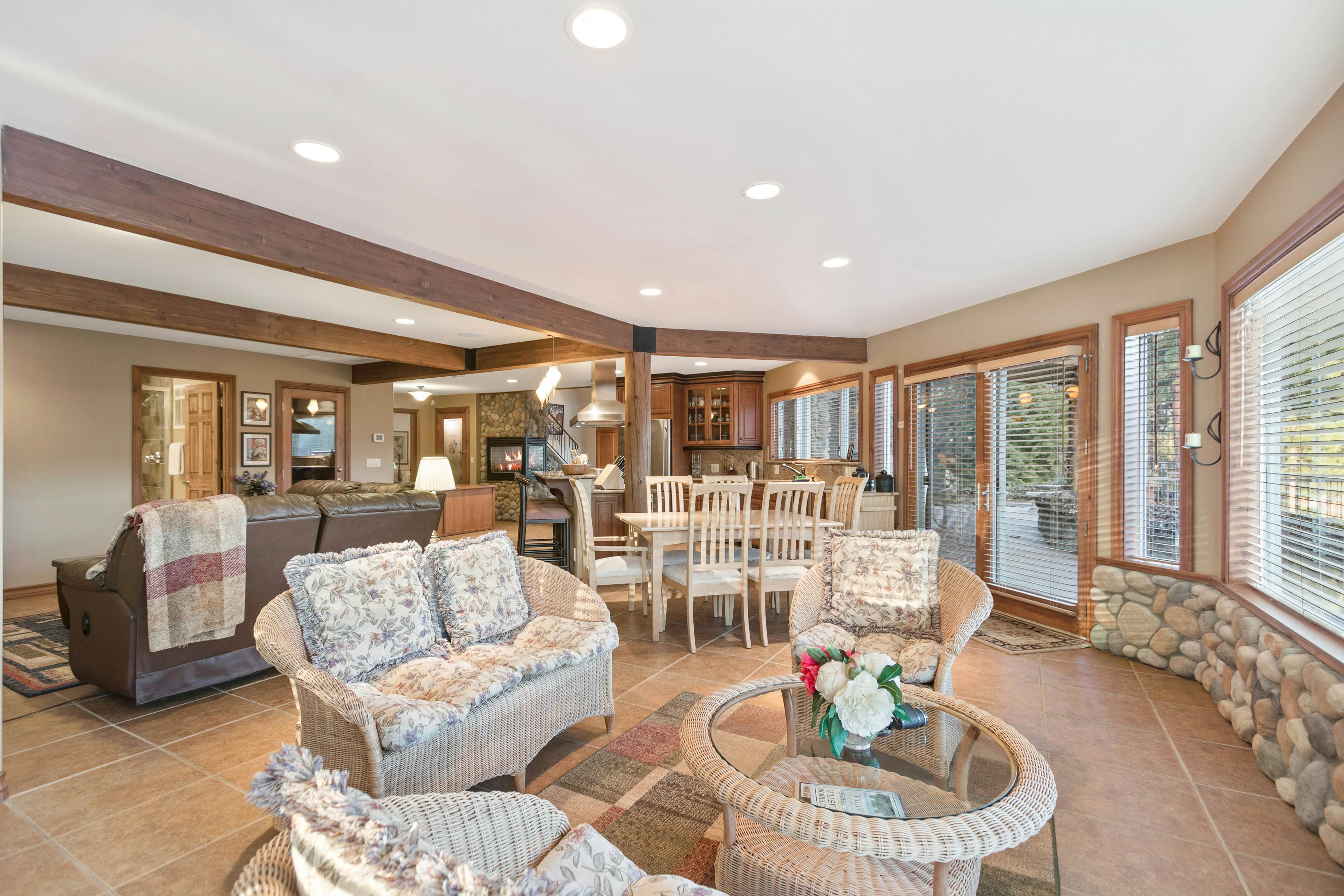 Estate w/ Hot Tub & Dock