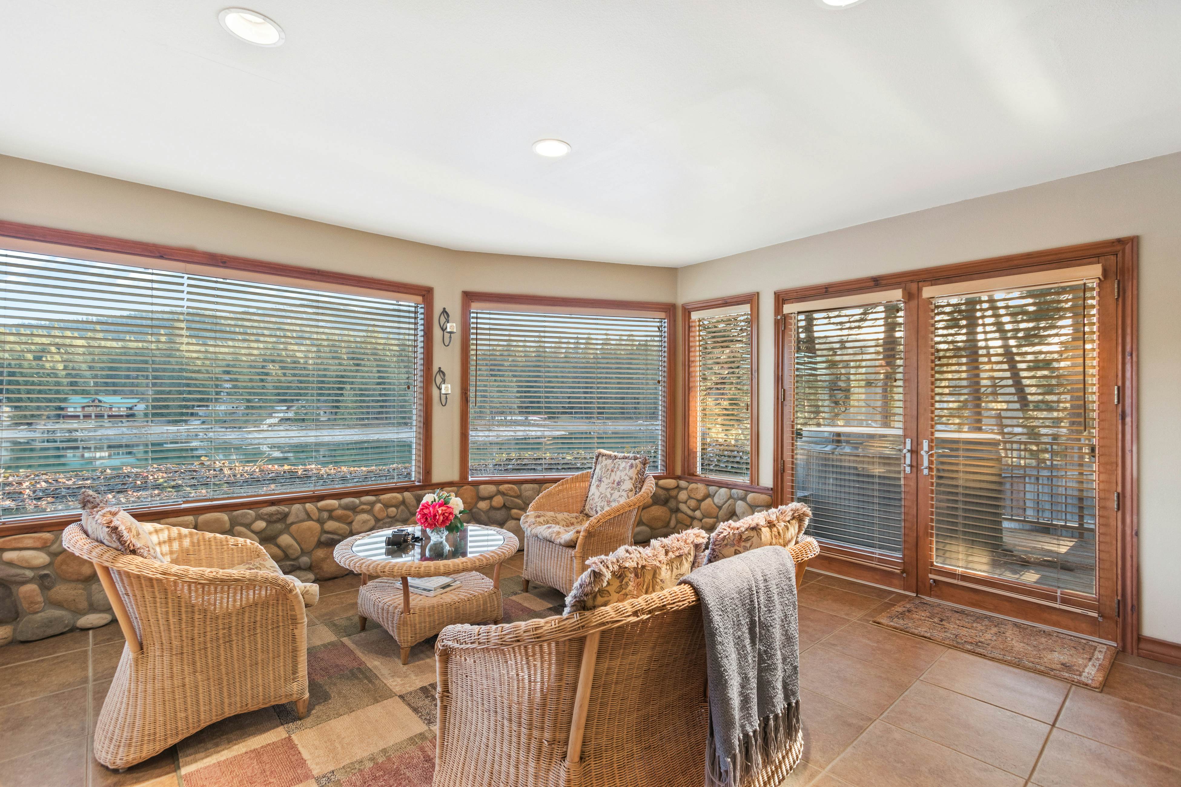 Estate w/ Hot Tub & Dock