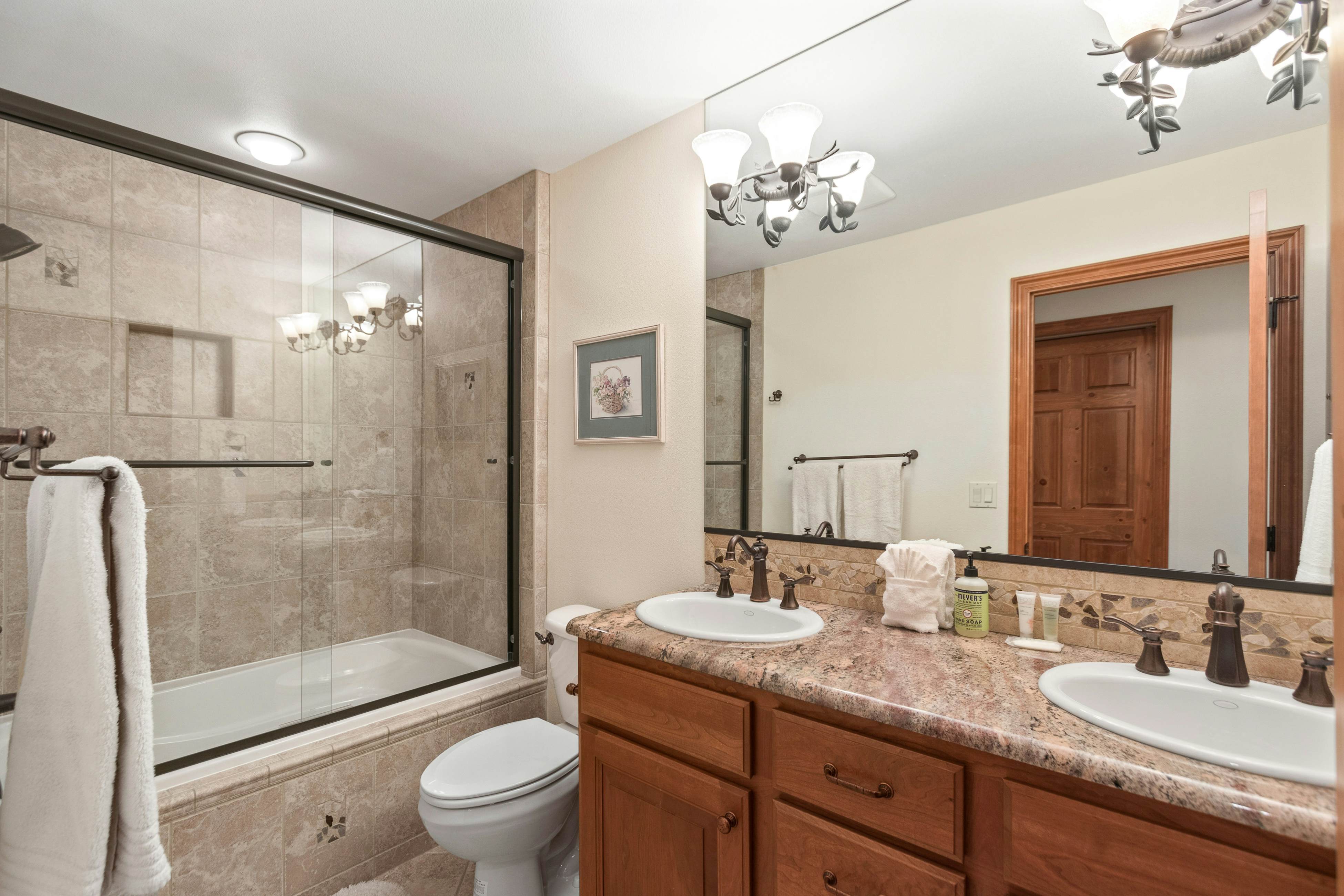 Estate w/ Hot Tub & Dock