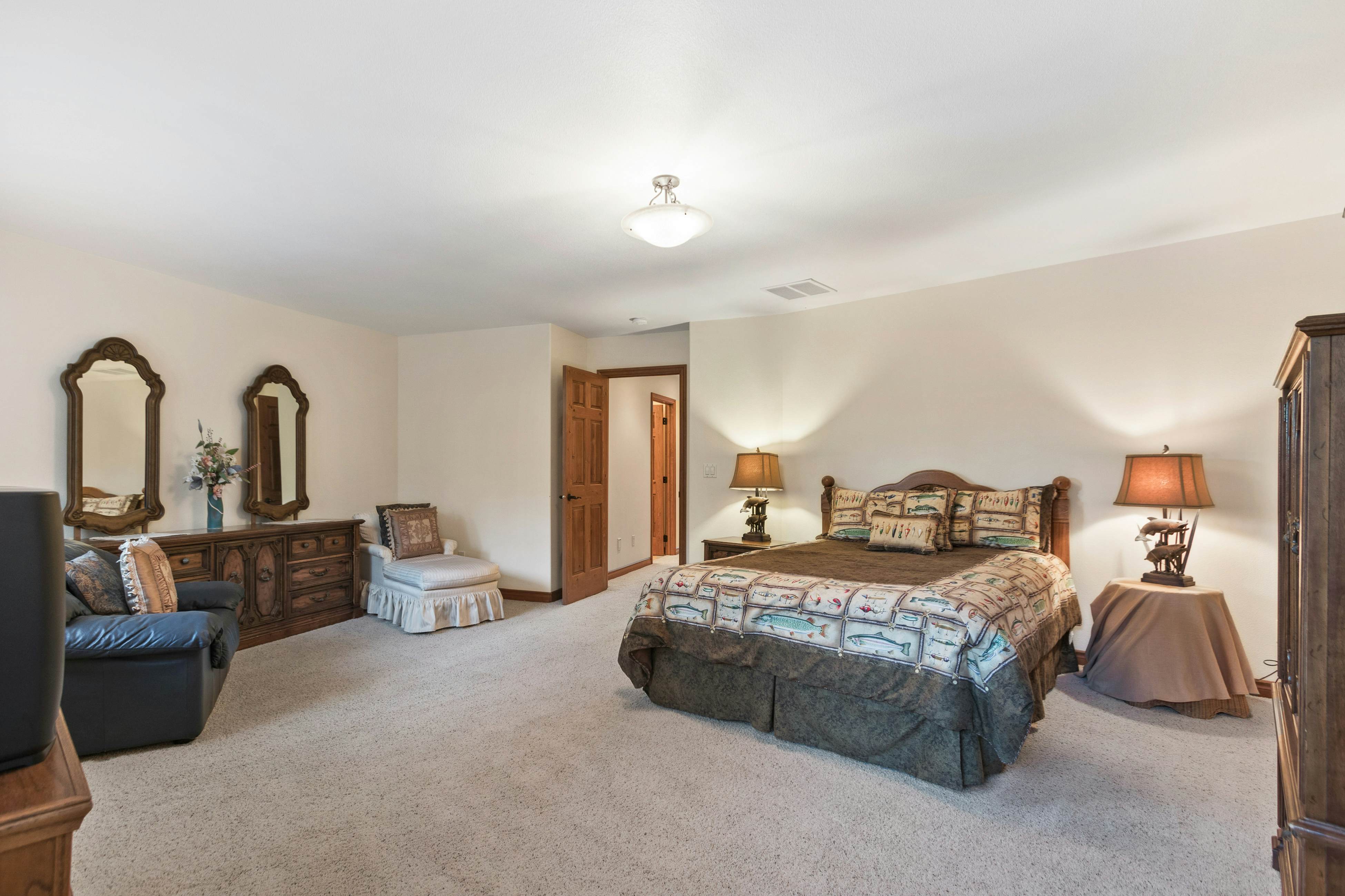 Estate w/ Hot Tub & Dock