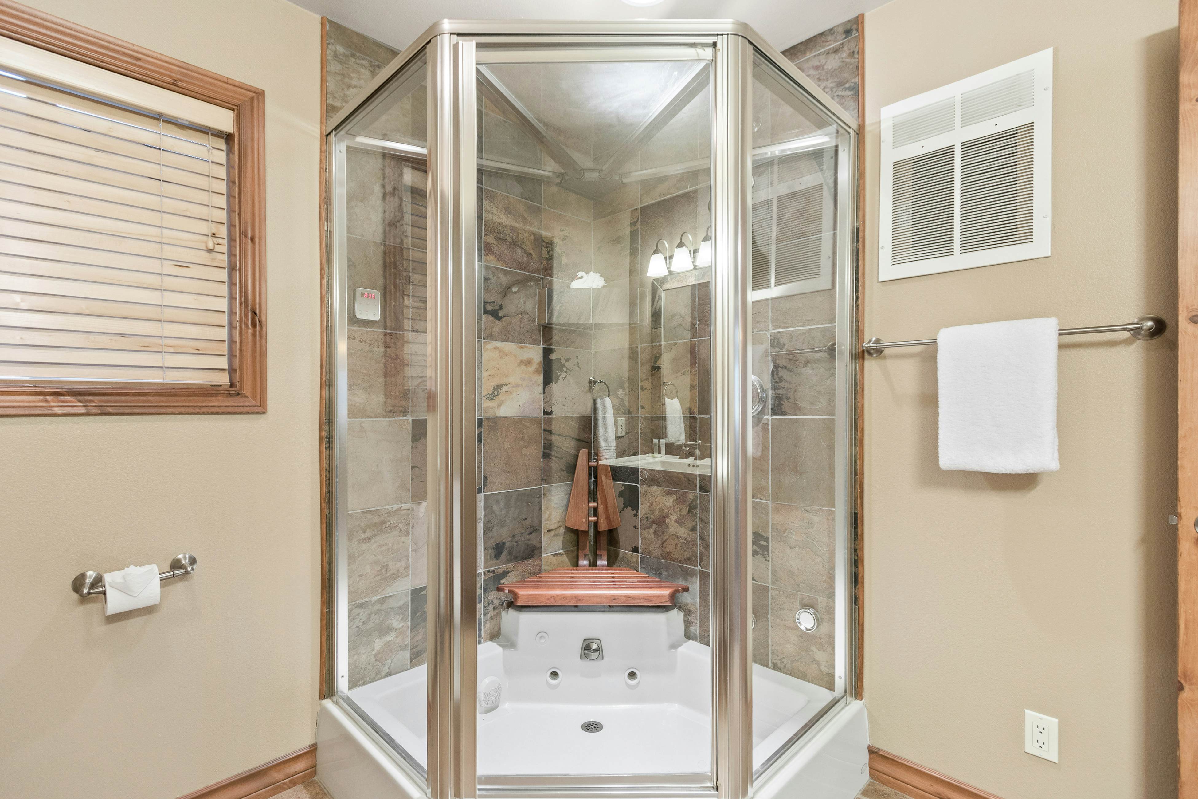 Estate w/ Hot Tub & Dock