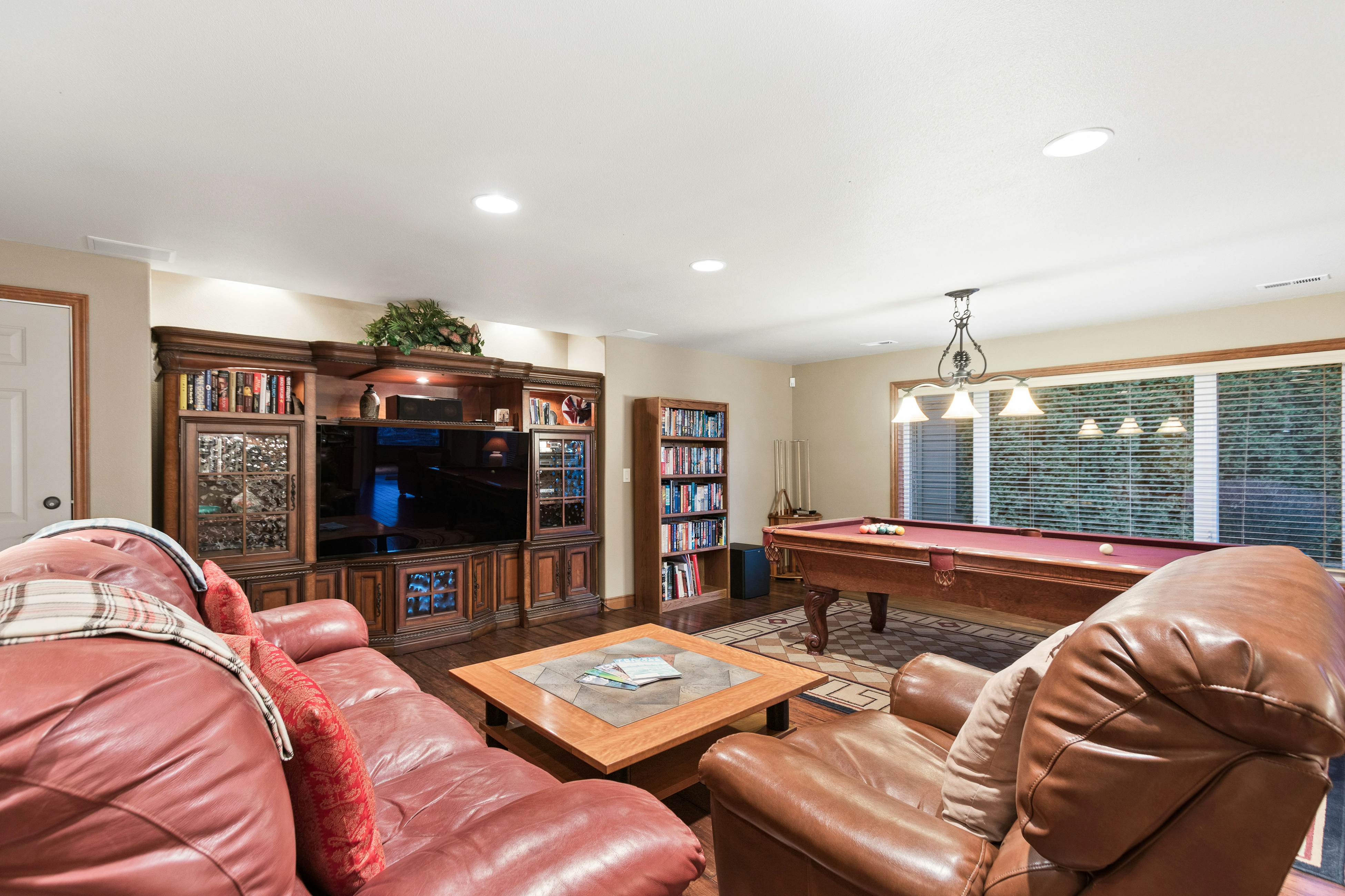 Estate w/ Hot Tub & Dock