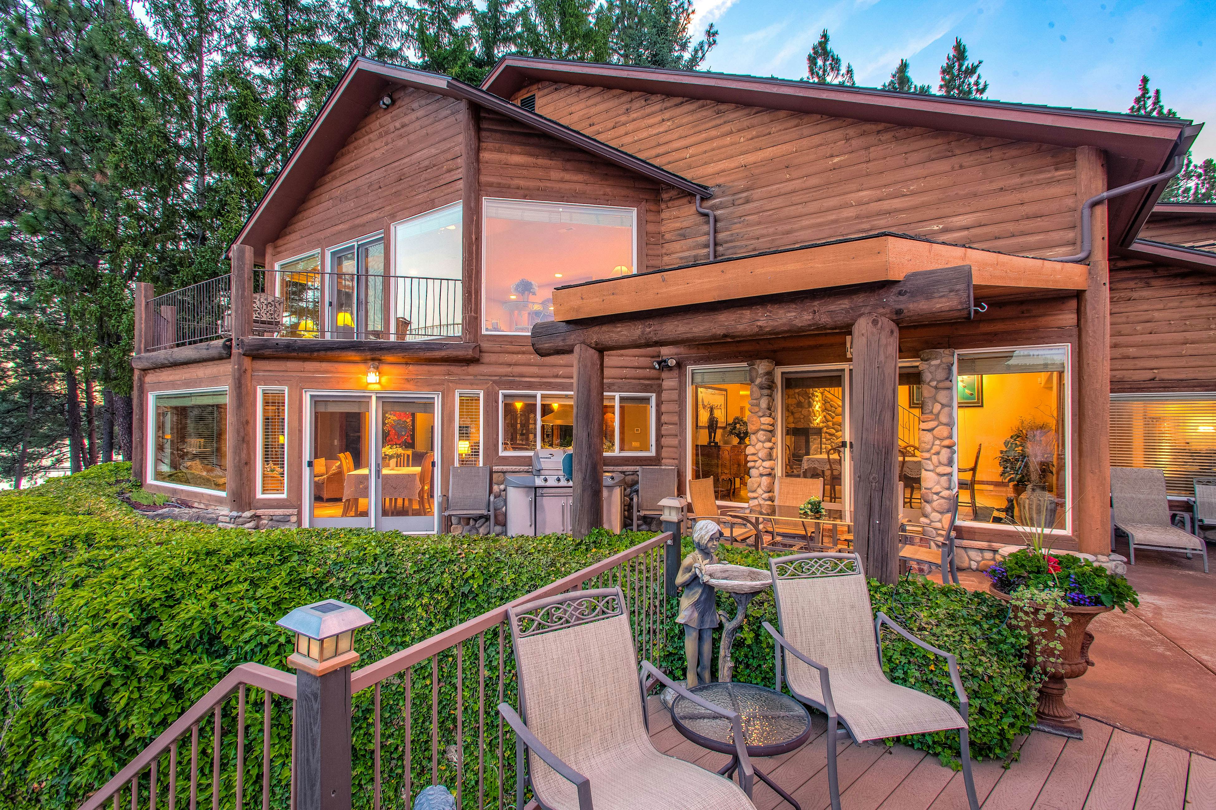 Estate w/ Hot Tub & Dock