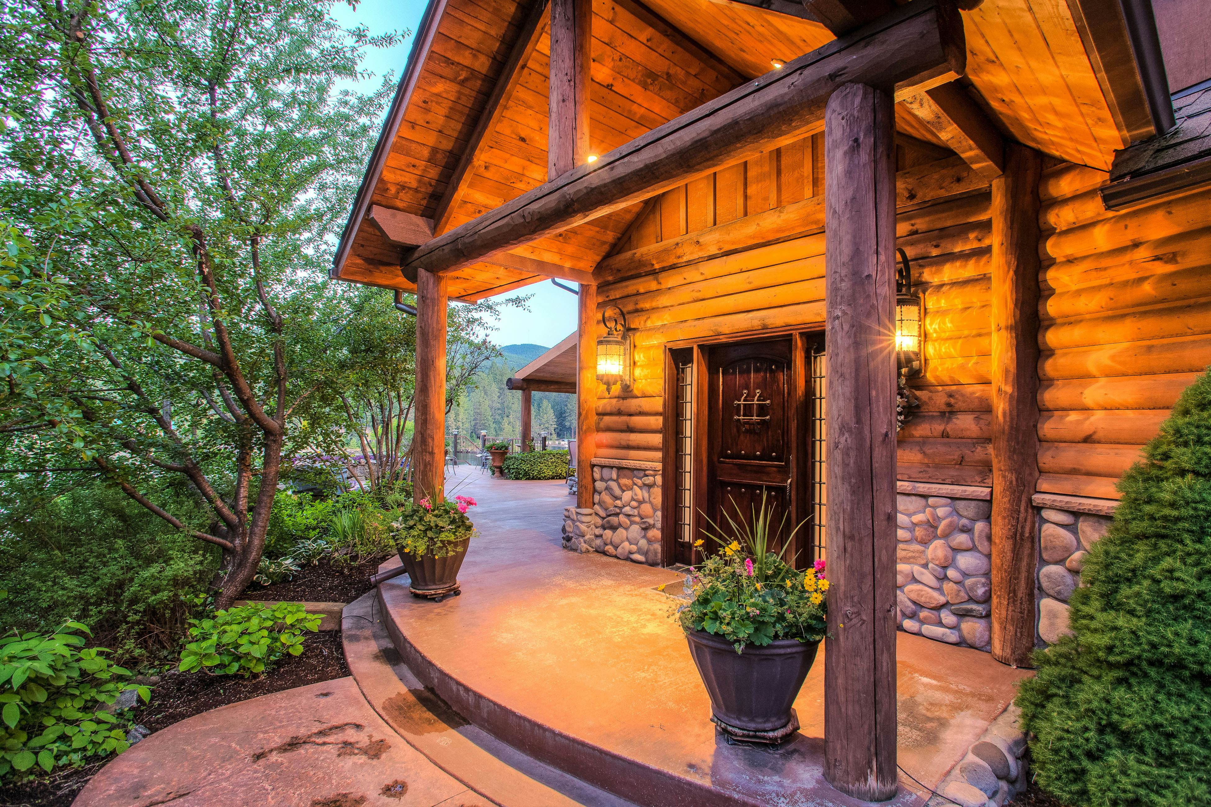 Estate w/ Hot Tub & Dock