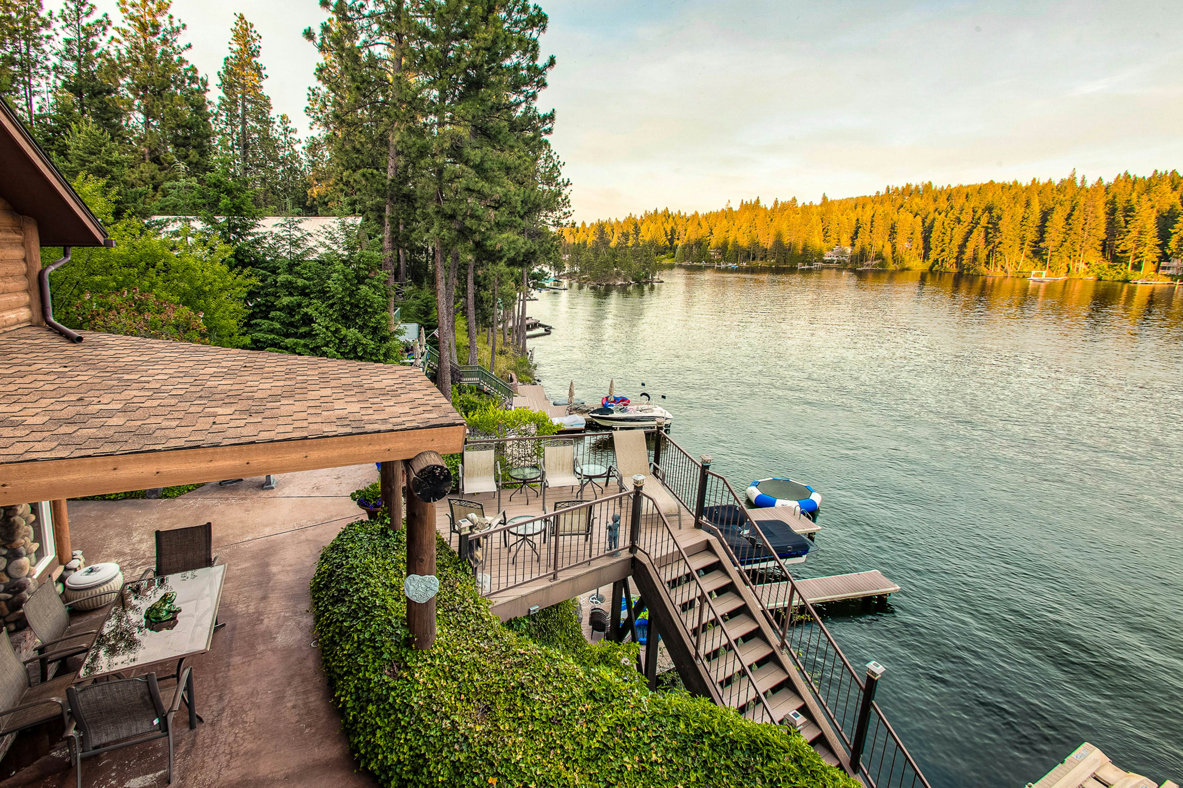 Estate w/ Hot Tub & Dock