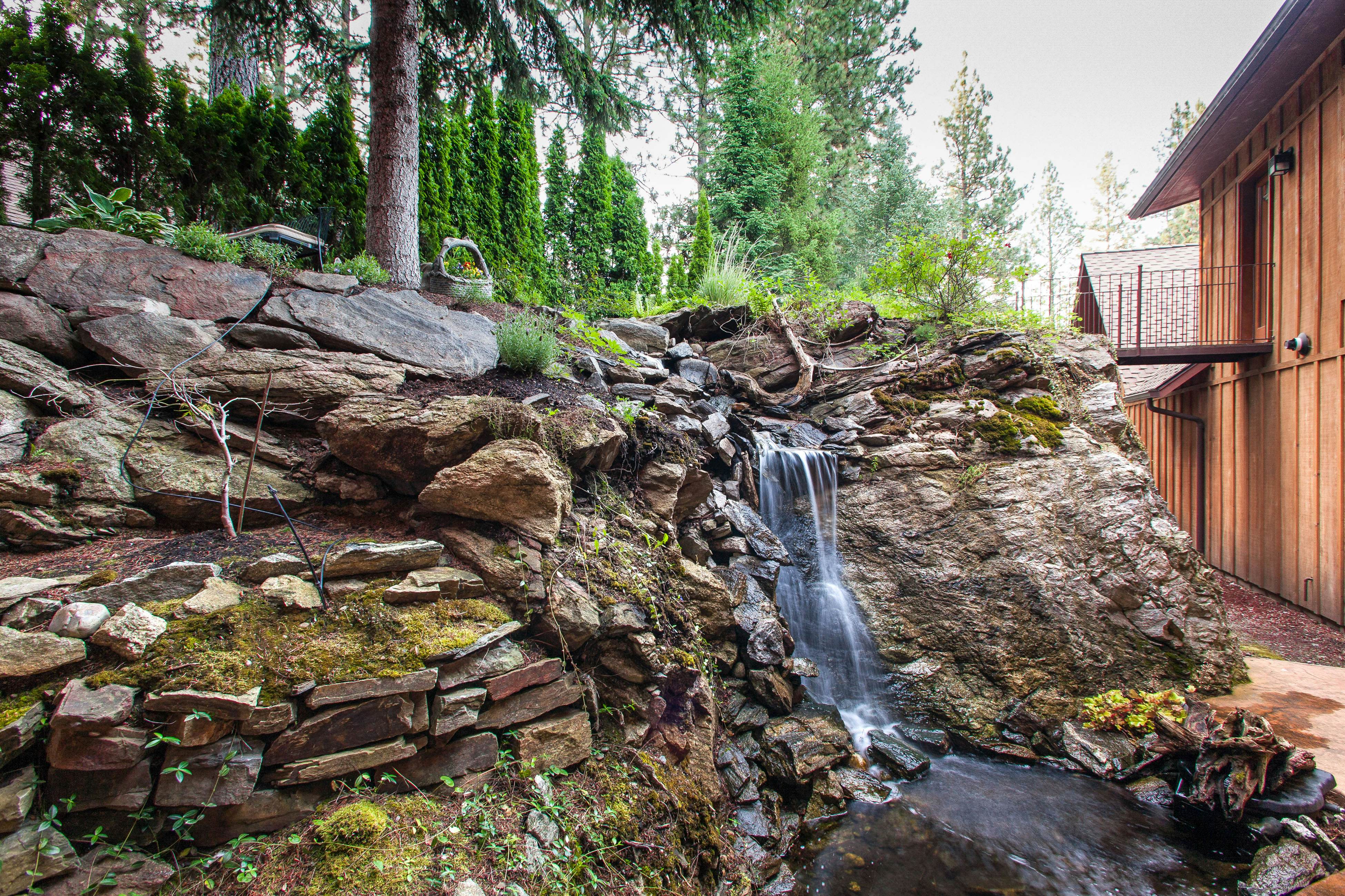 Estate w/ Hot Tub & Dock