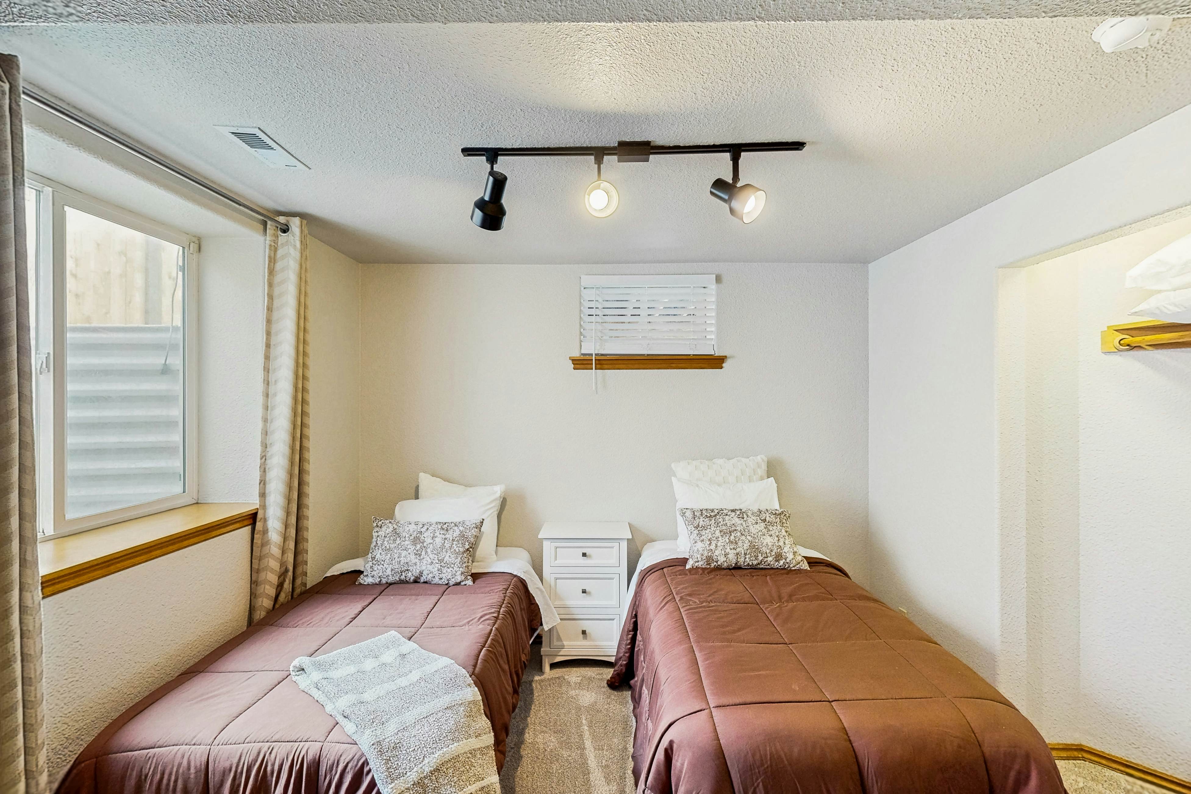 Remodeled Home With Hot Tub