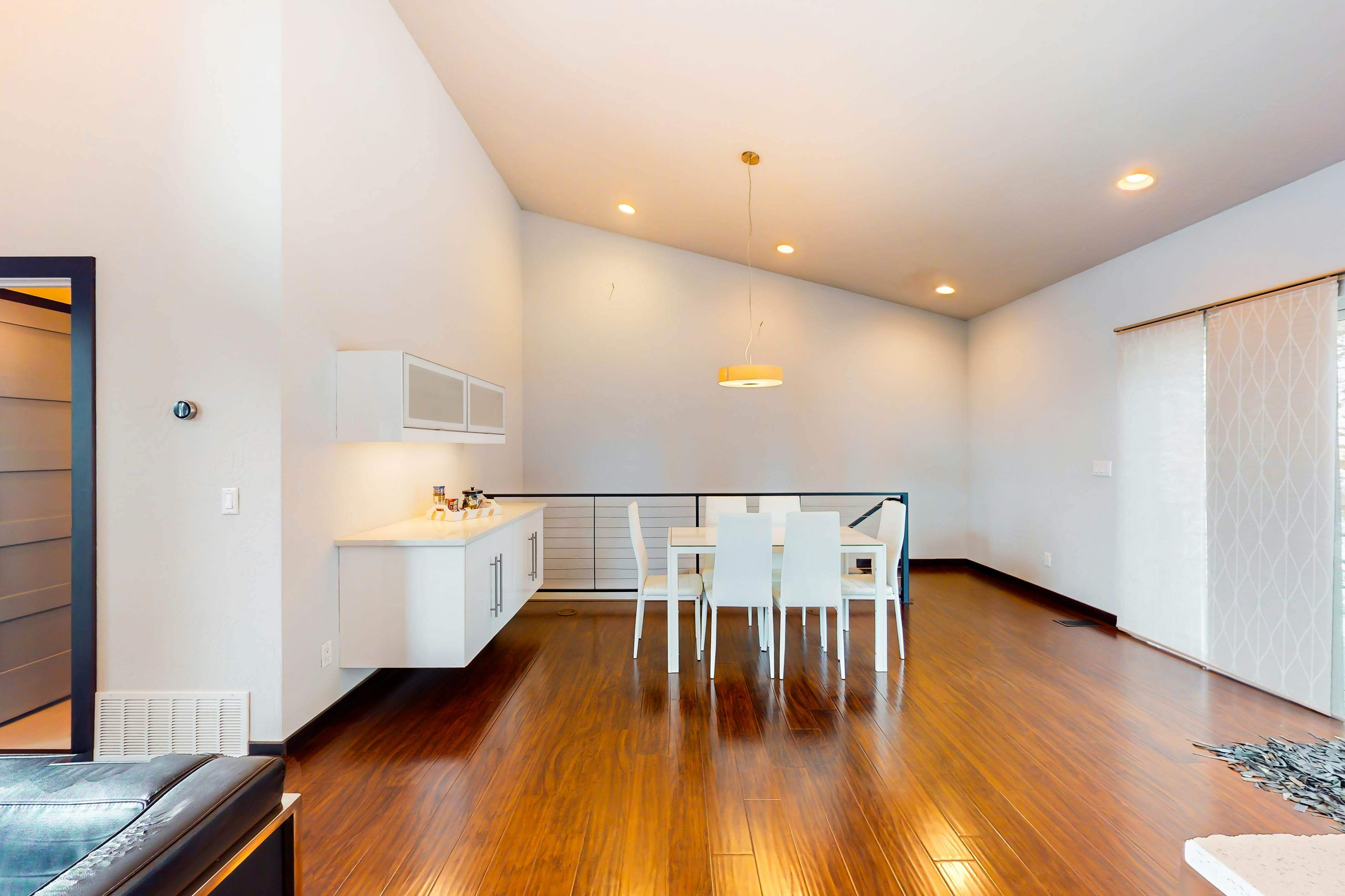 Modern River View Retreat