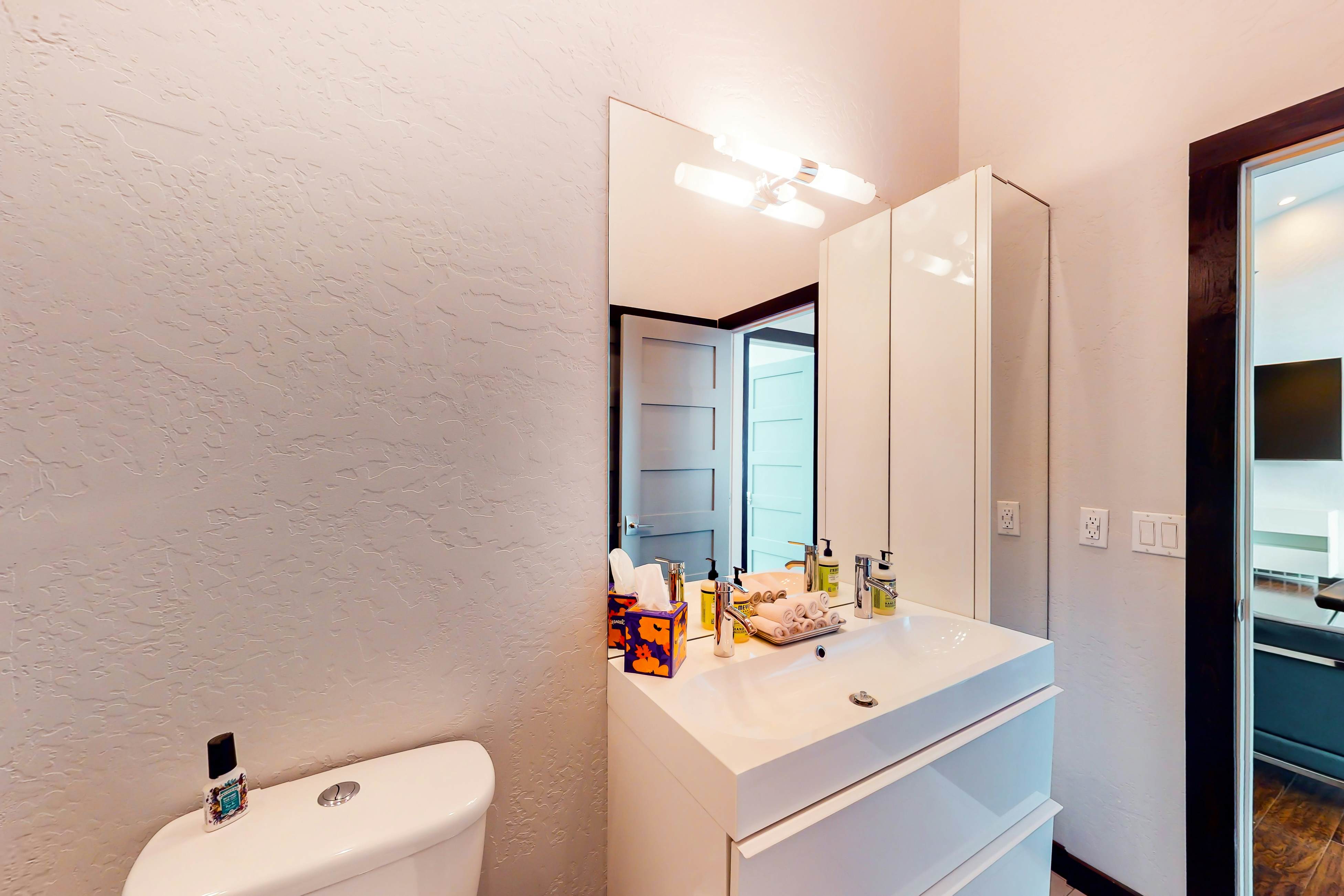 Modern River View Retreat