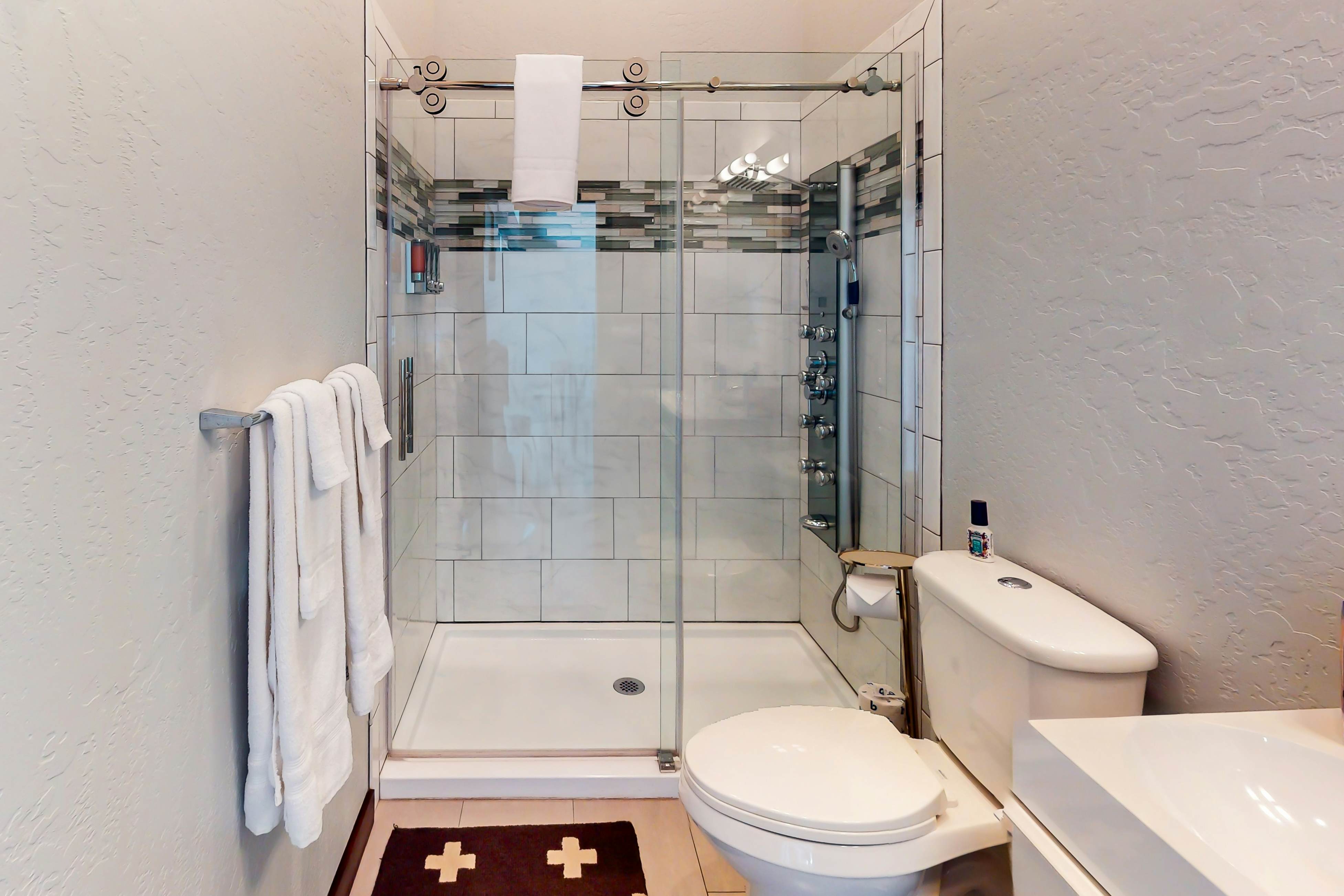 Modern River View Retreat