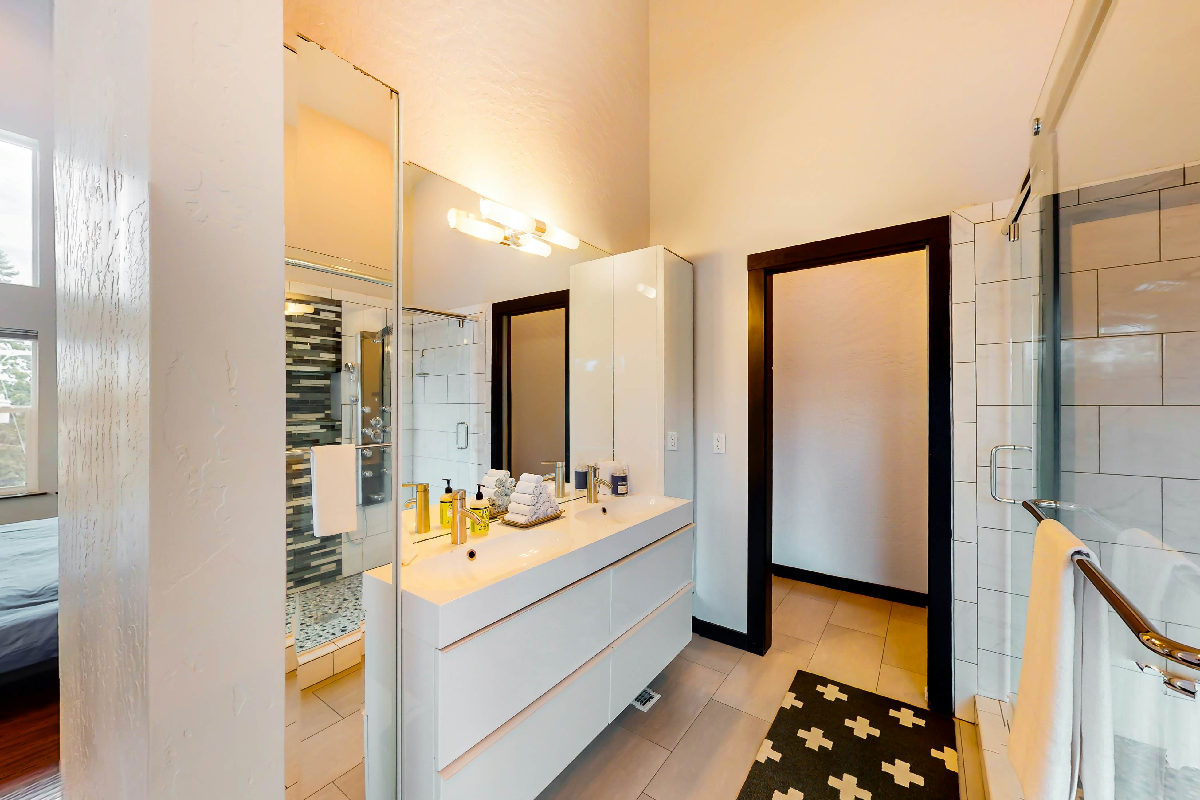 Modern River View Retreat