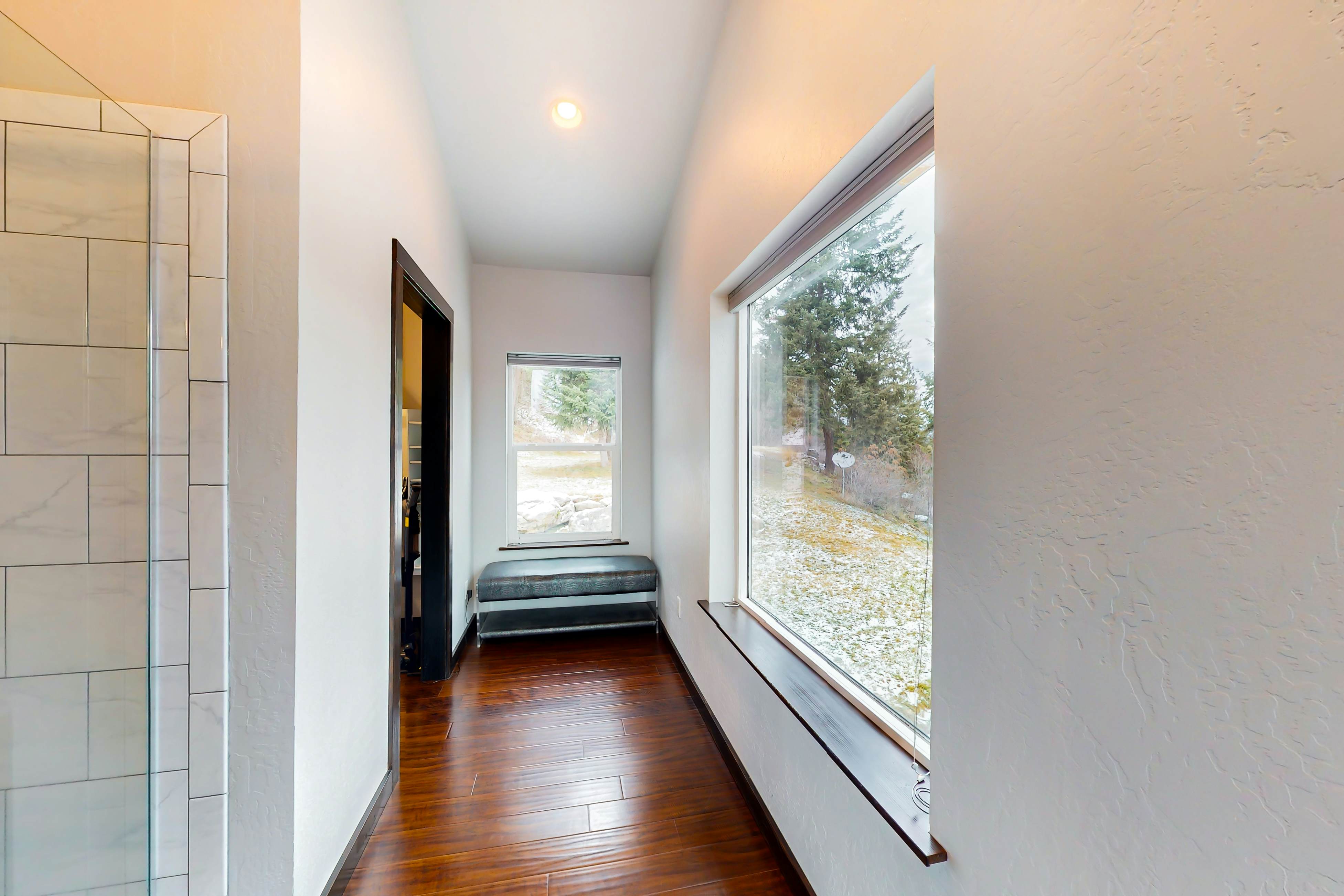 Modern River View Retreat