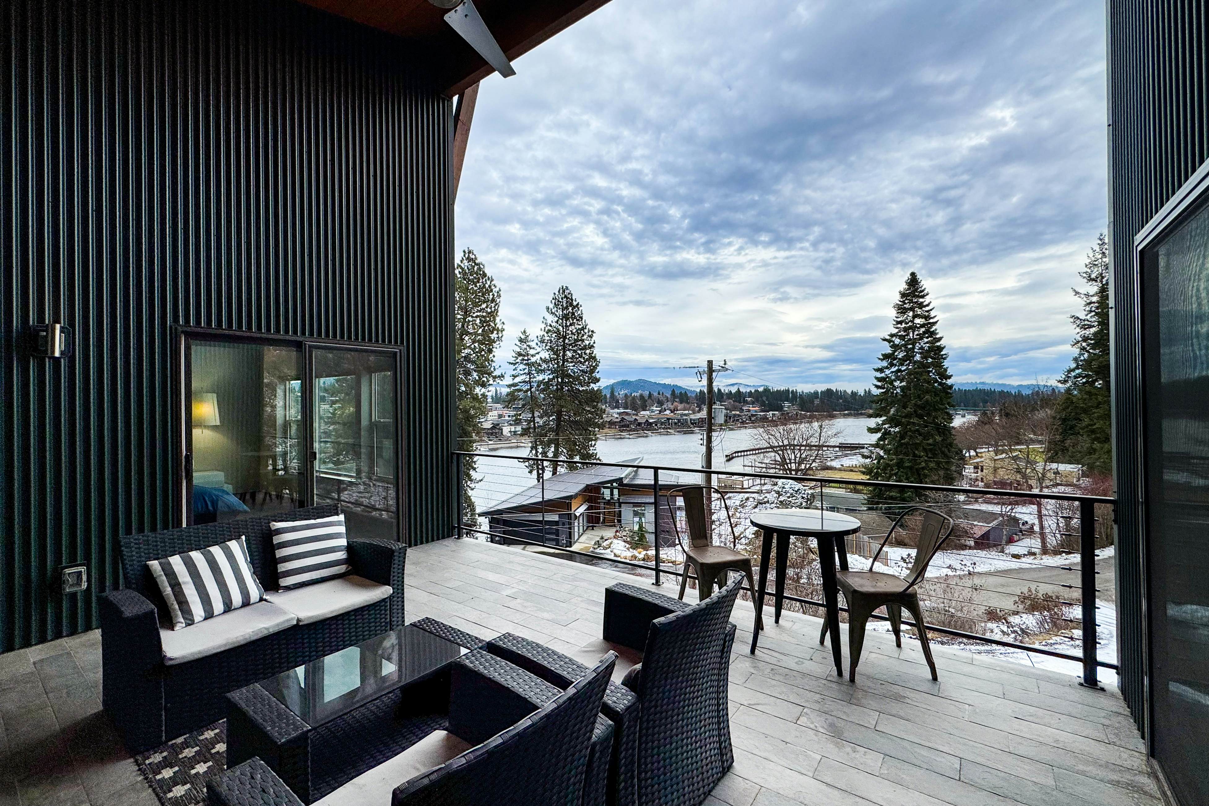 Modern River View Retreat