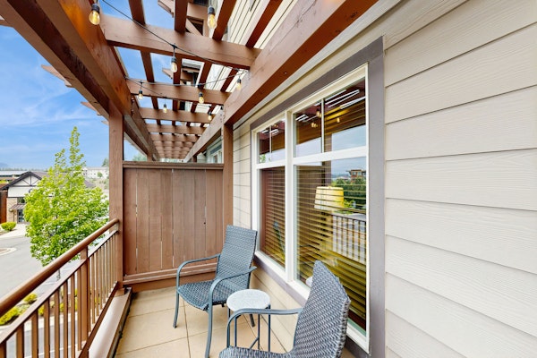 Fabulous Riverstone Retreat