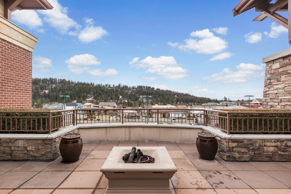 Fabulous Riverstone Retreat