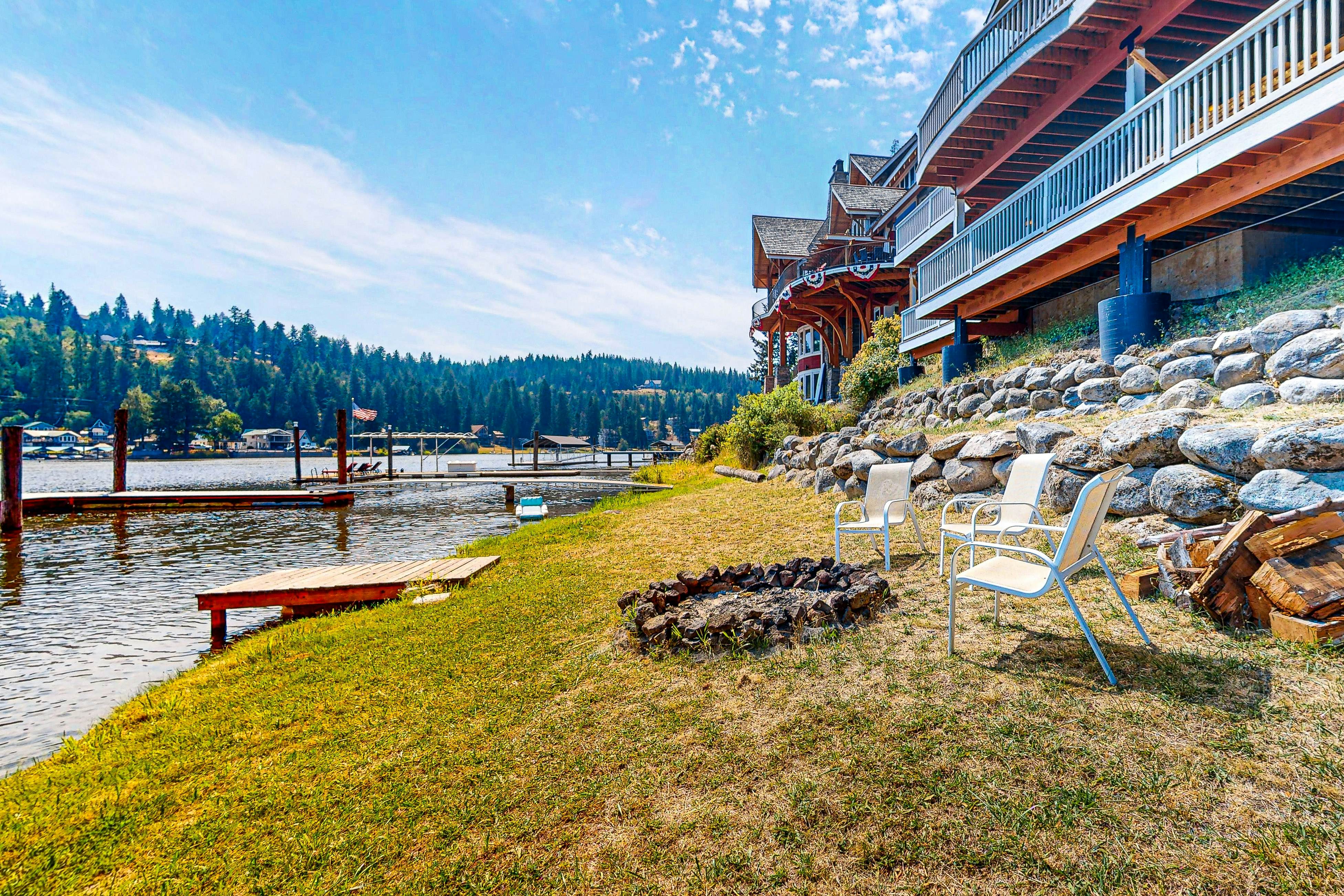 Beautiful Lakefront Custom