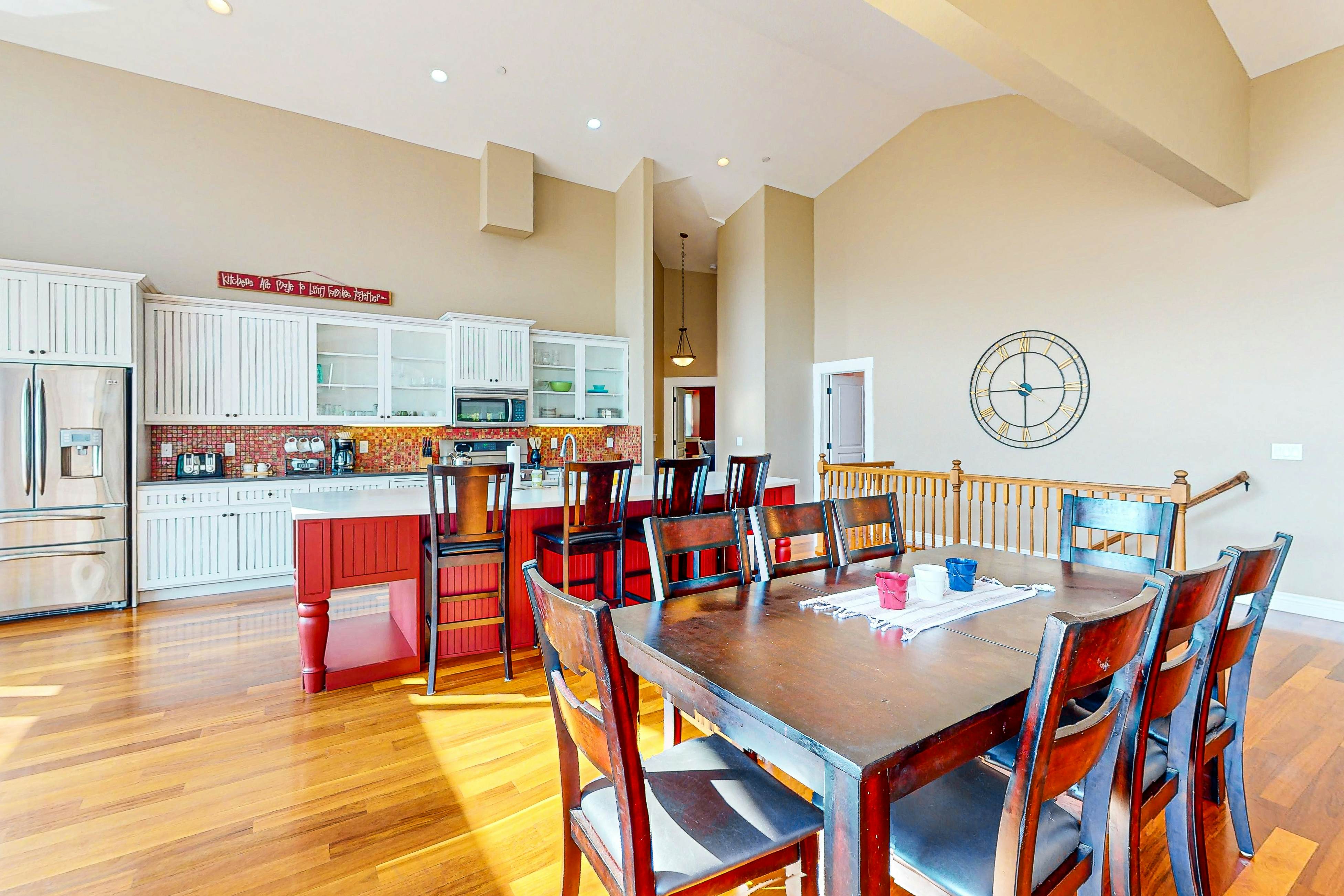 Beautiful Lakefront Custom