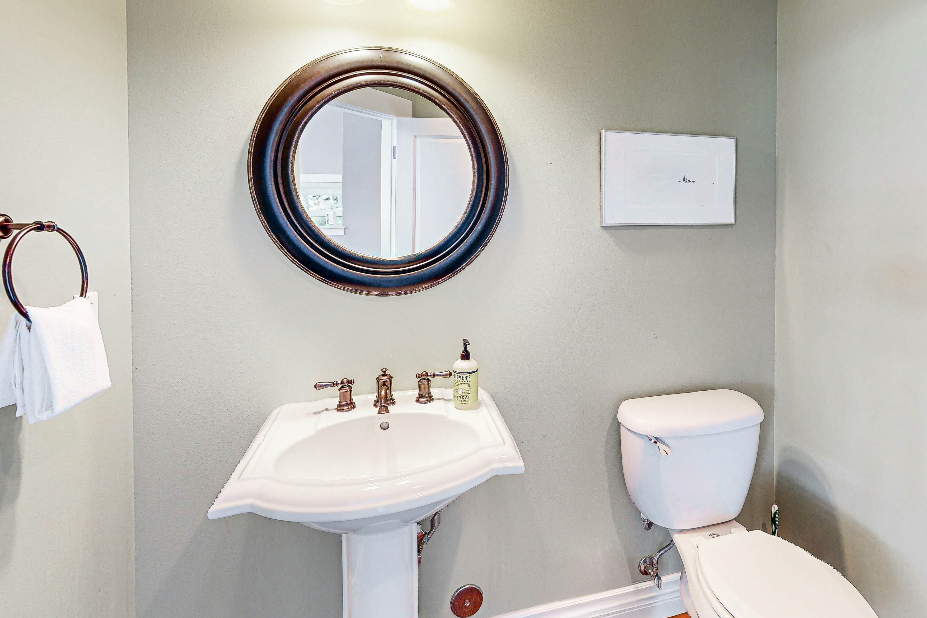 Beautiful Lakefront Custom