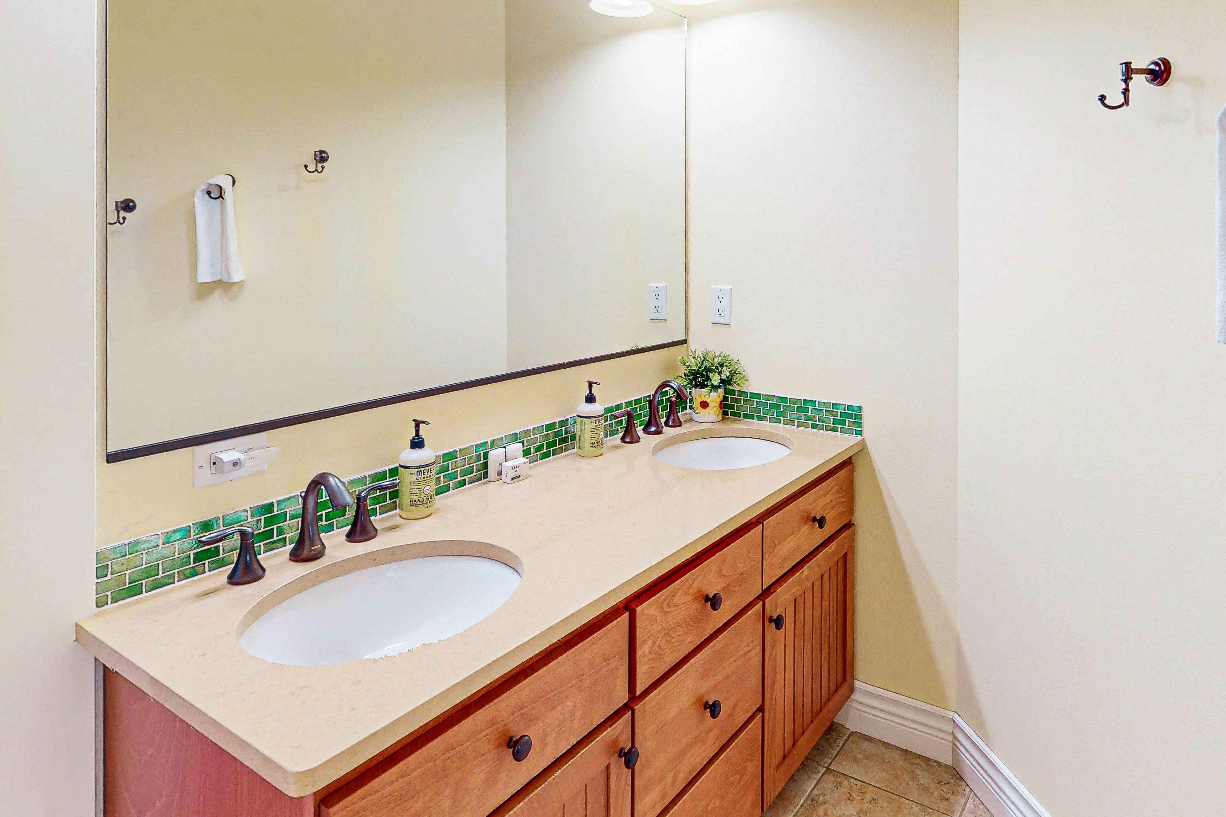 Beautiful Lakefront Custom